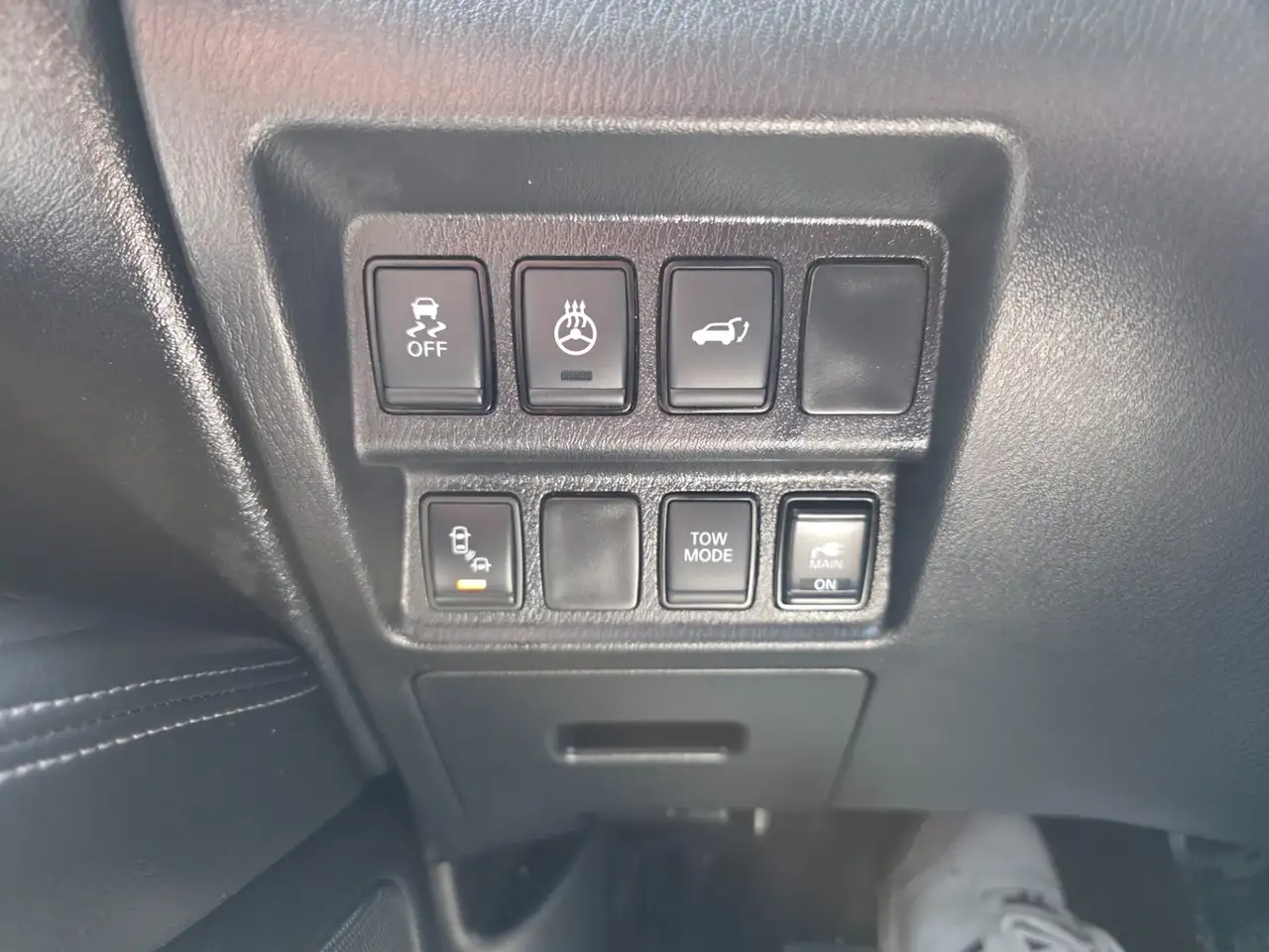 Nissan Pathfinder снимка Nissan Pathfinder