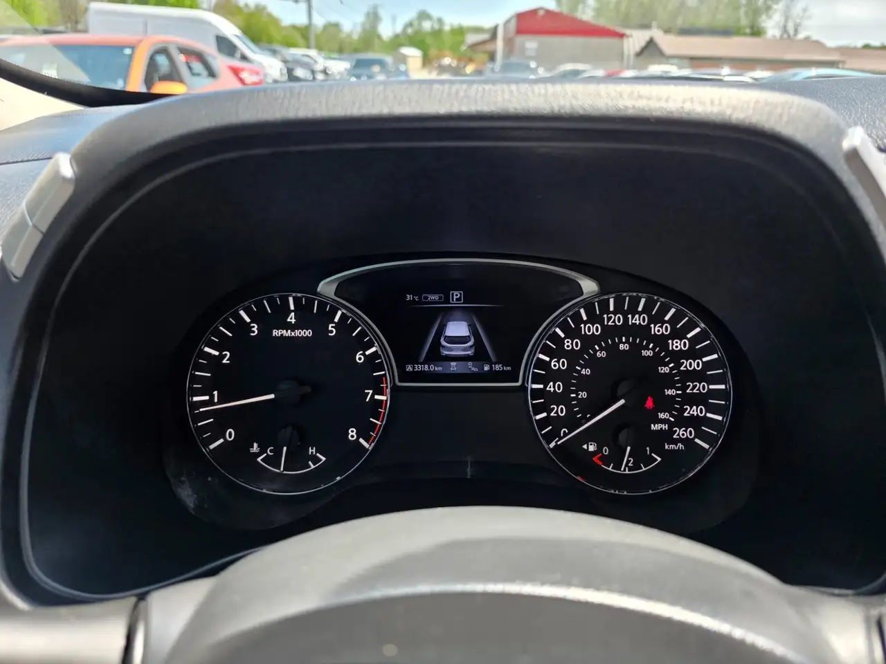 Nissan Pathfinder снимка Nissan Pathfinder