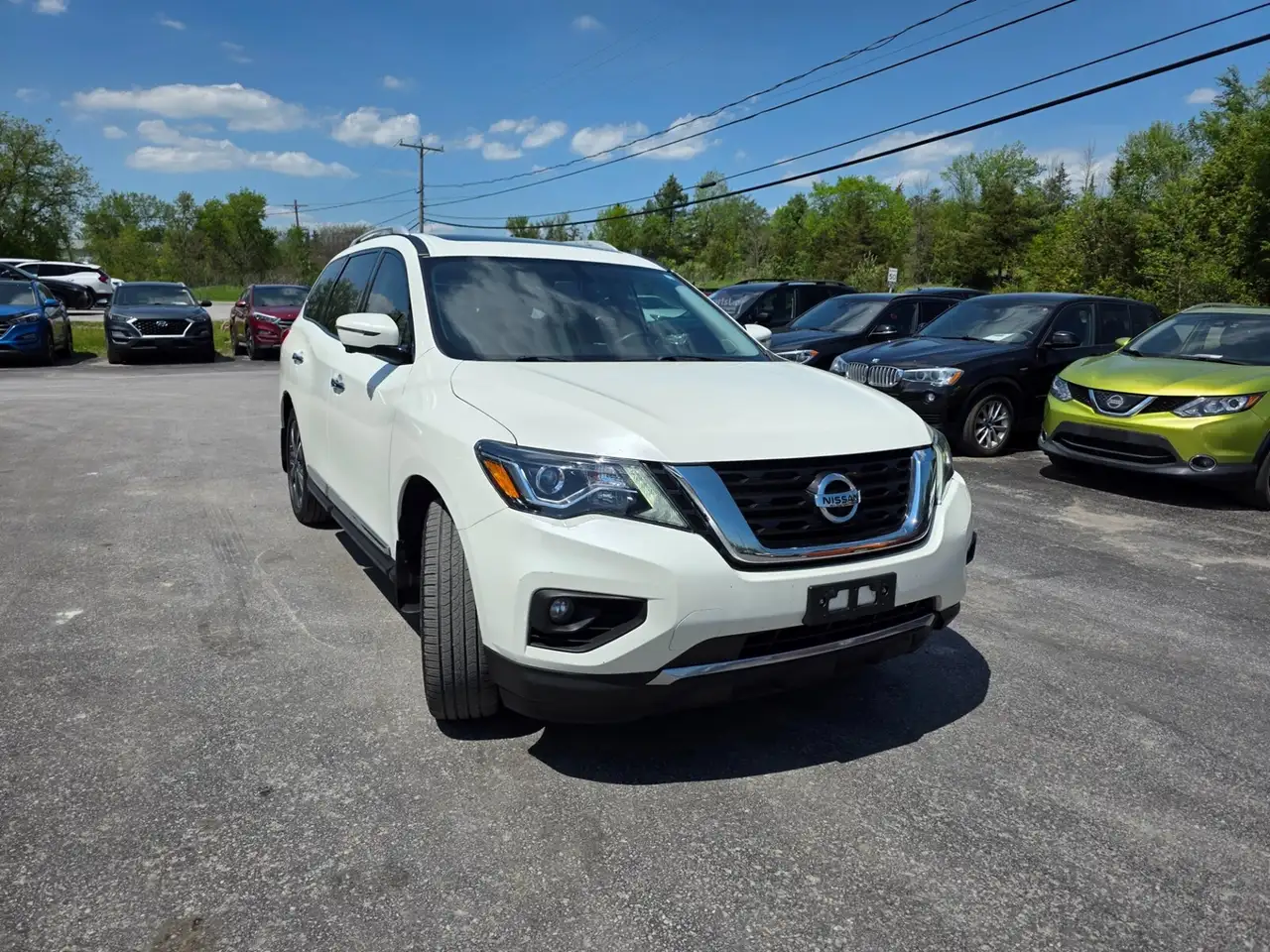 Nissan Pathfinder снимка Nissan Pathfinder