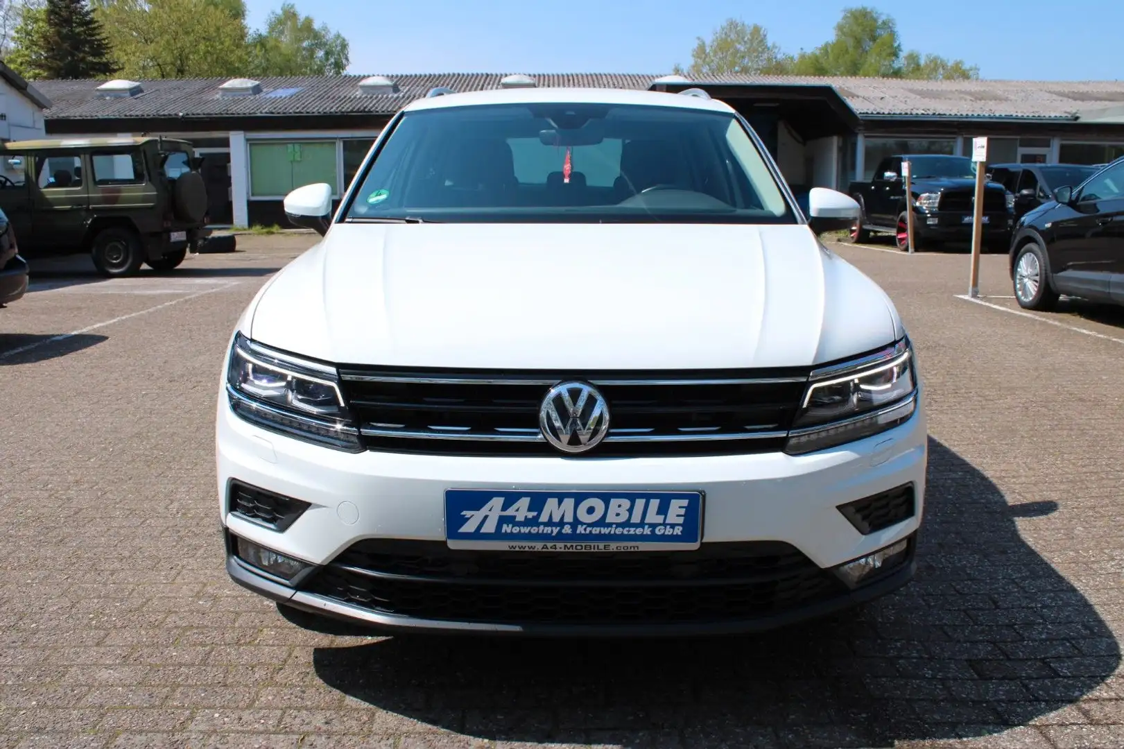 Volkswagen Tiguan Join 2.0 TDI Navi SHZ ACC PDC LED Weiß - 2