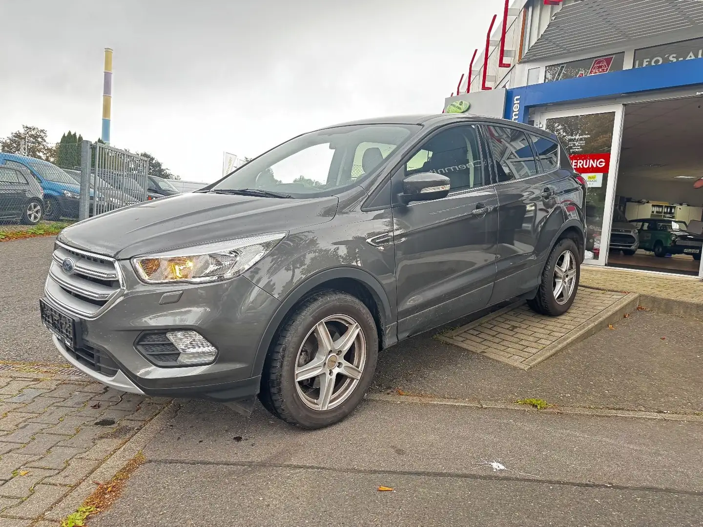 Ford Kuga Trend Grau - 2