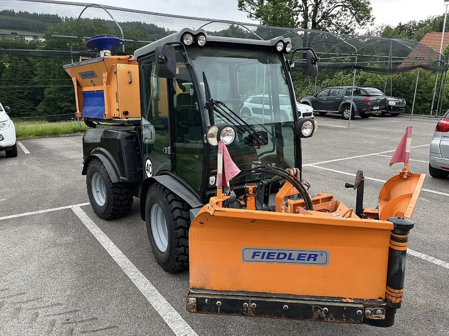 Sonstige KomunalFahrzeug Orange - 2