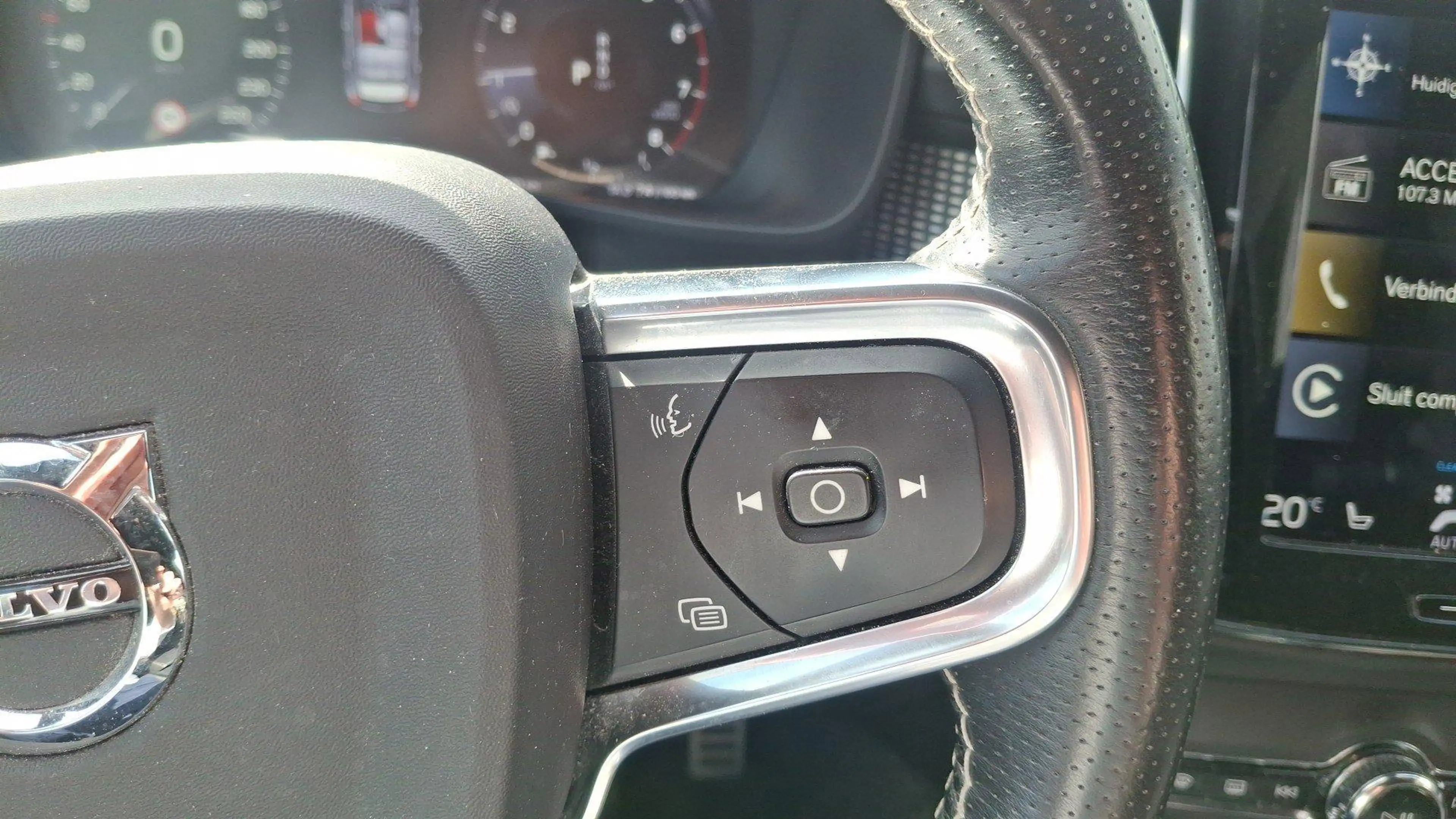 Volvo XC40 1.5 T3 Inscription — photo 13