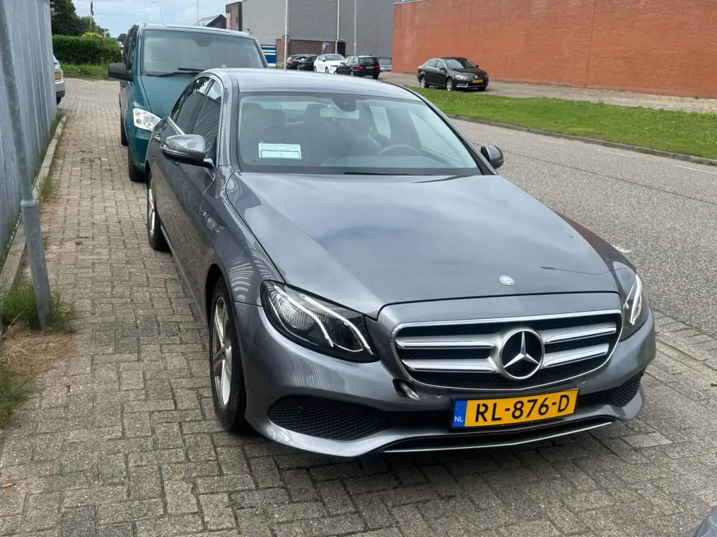 Mercedes-Benz E 200 d Prestige Automaat Motor defect Grijs - 2