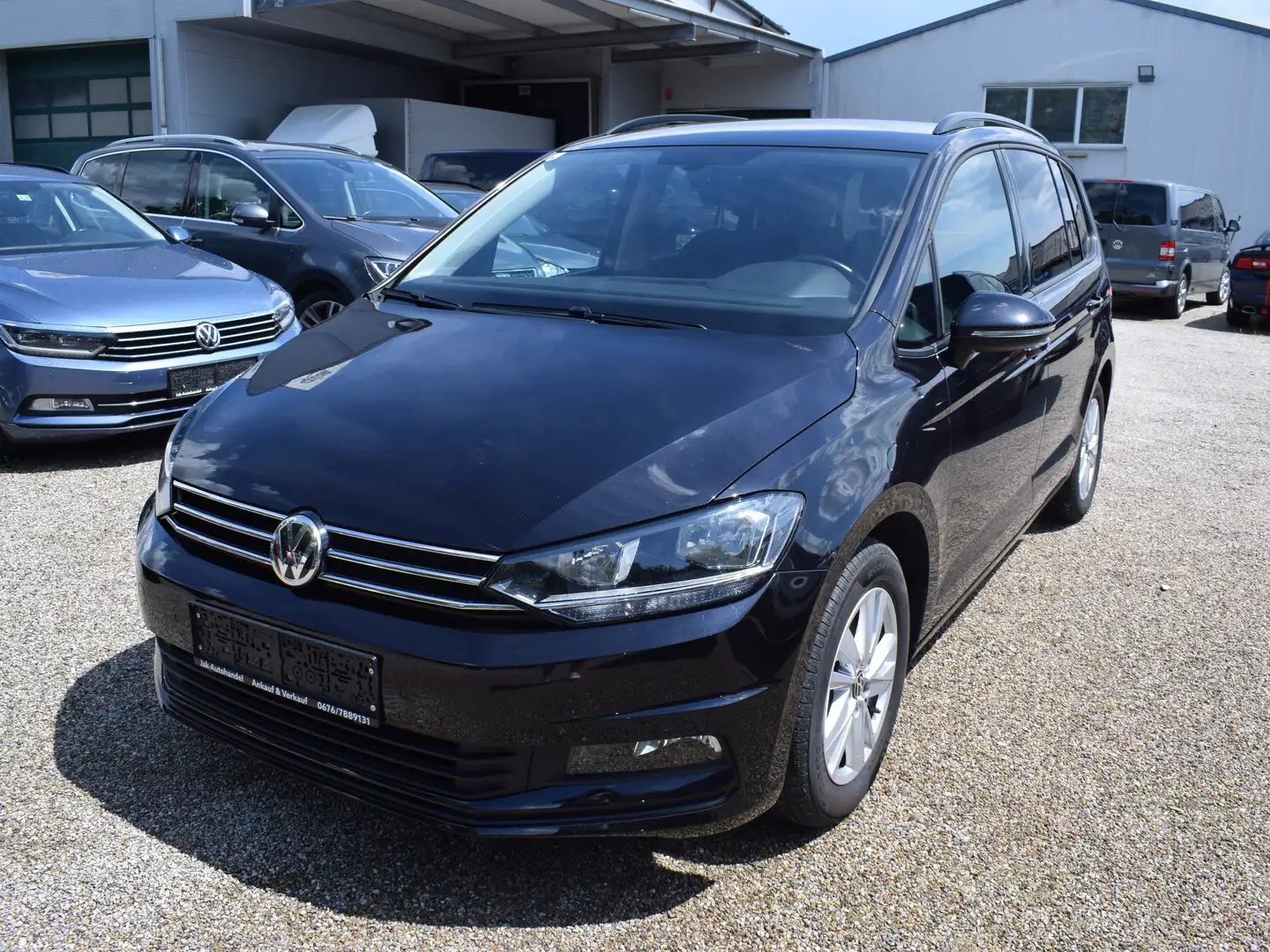 Volkswagen Touran Comfortline 2,0 SCR TDI Zwart - 1