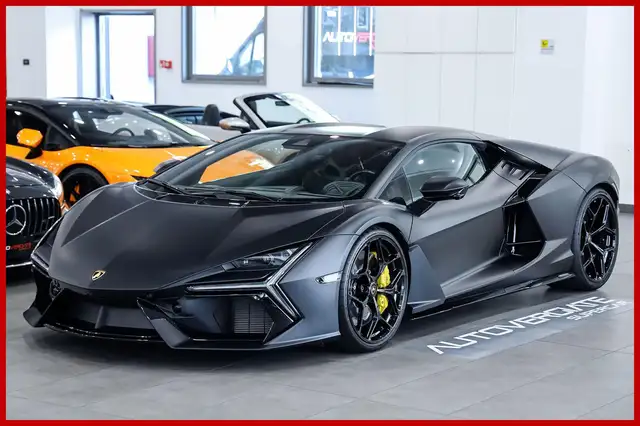 Lamborghini Revuelto
