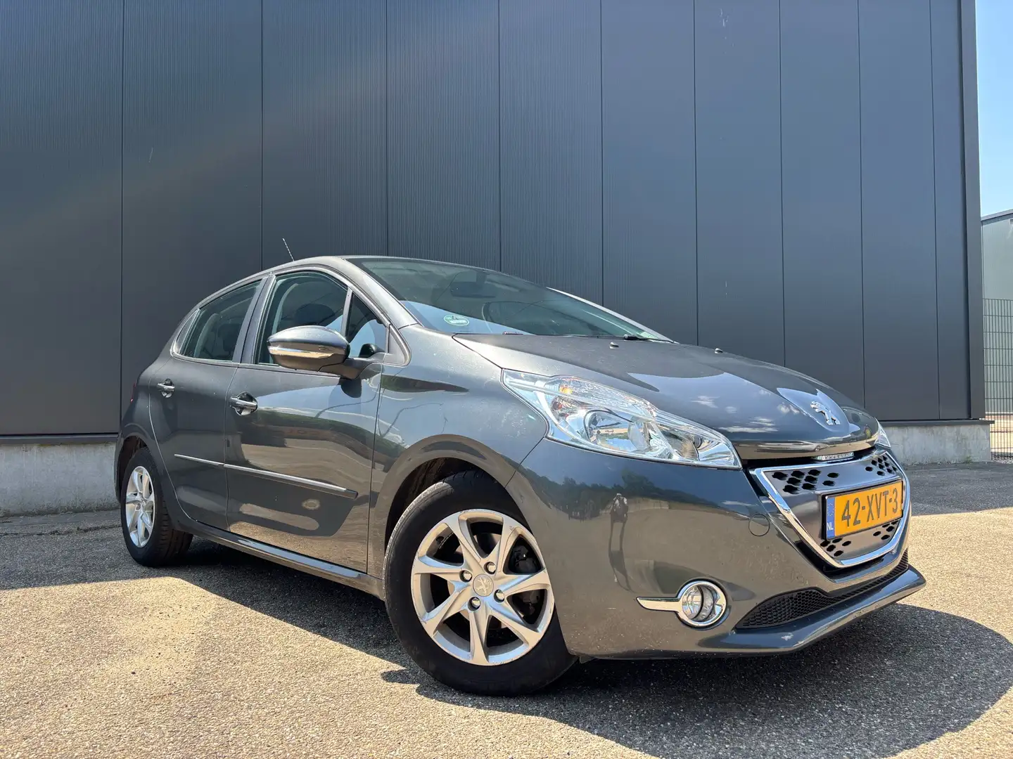 Peugeot 208 1.4 e-HDi Blue Lease Grijs - 2