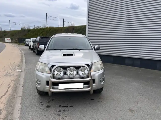 Toyota Hilux DBLE CAB 171 D-4D 4x4 LEGENDE  ( EXPORT )