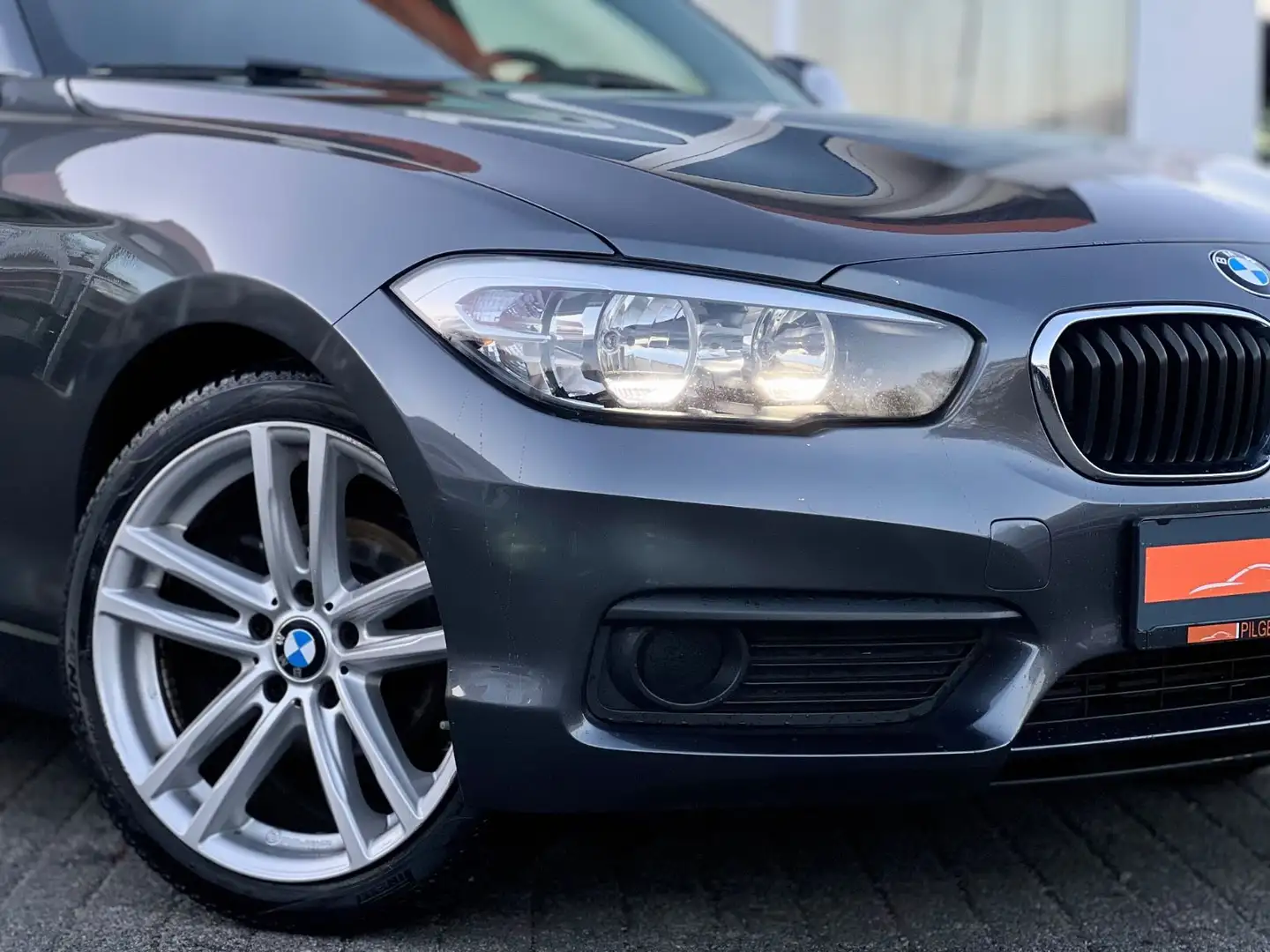 BMW 118 F20 118i SITZHEIZUNG*18"*PDC*2.HAND*KLIMA Grigio - 2