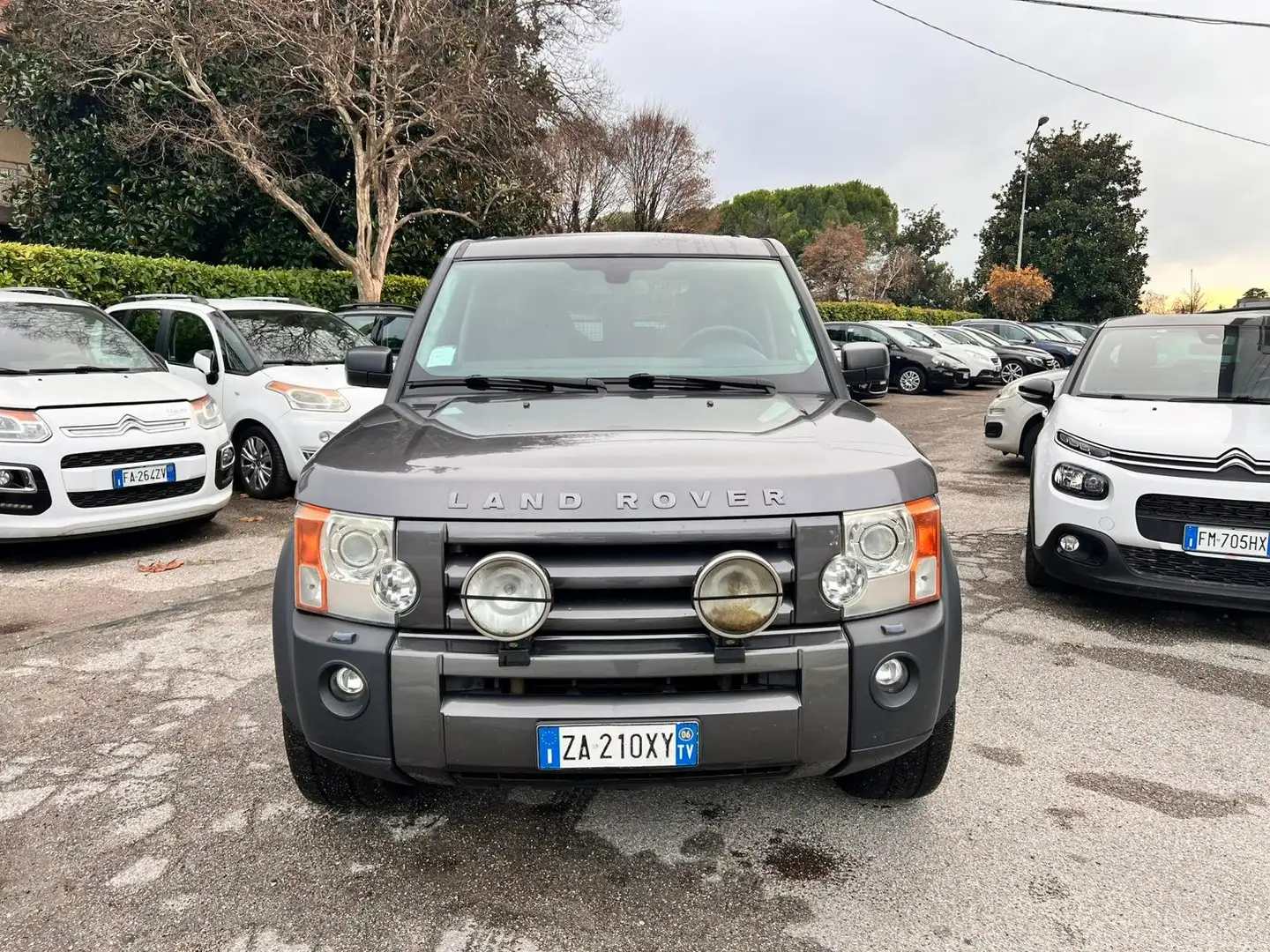 Land Rover Discovery Discovery III 2.7 tdV6 HSE Grau - 2