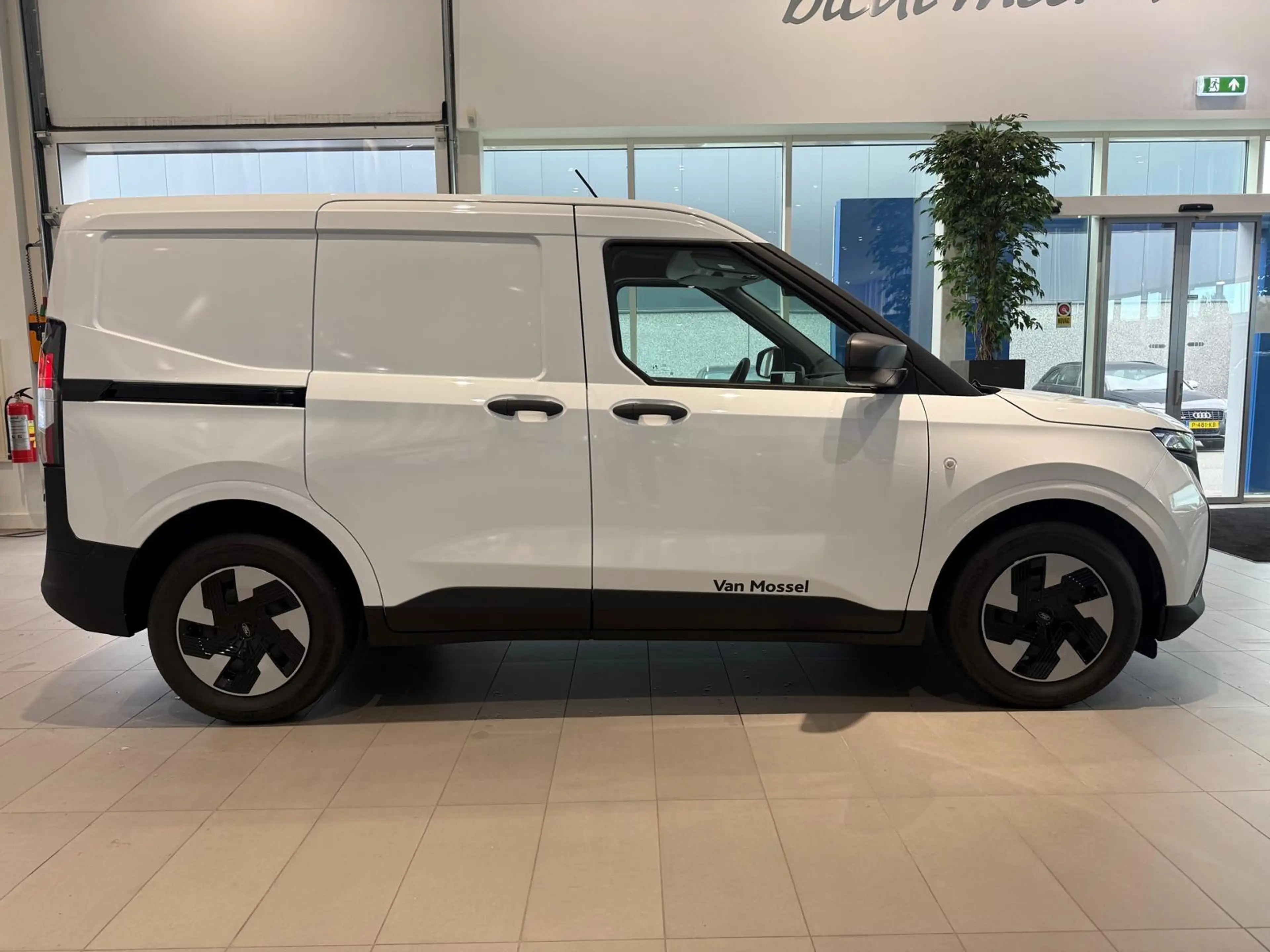 Ford Transit Courier E-Transit Trend | VANAF €24.545,- !!! | ACHTERUIT — photo 5