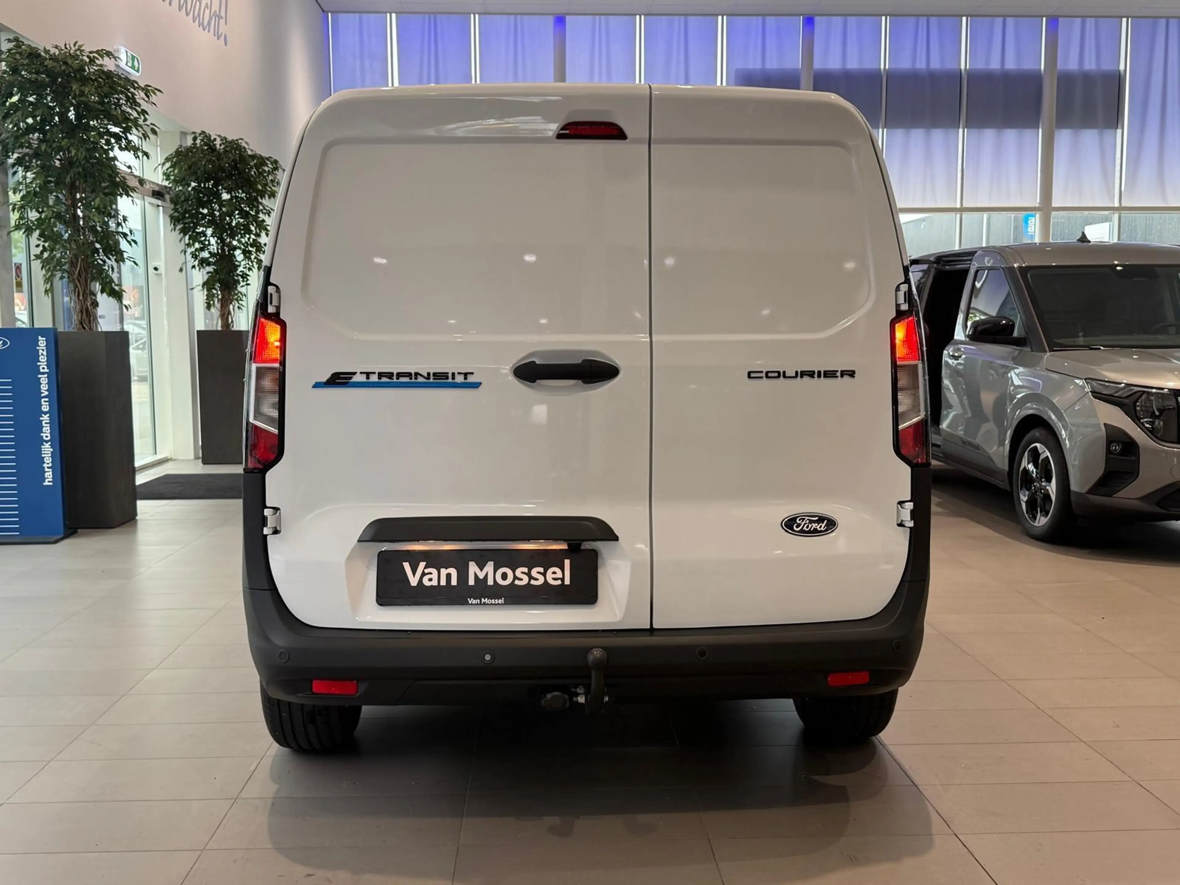 Ford Transit Courier E-Transit Trend | VANAF €24.545,- !!! | ACHTERUIT — photo 4