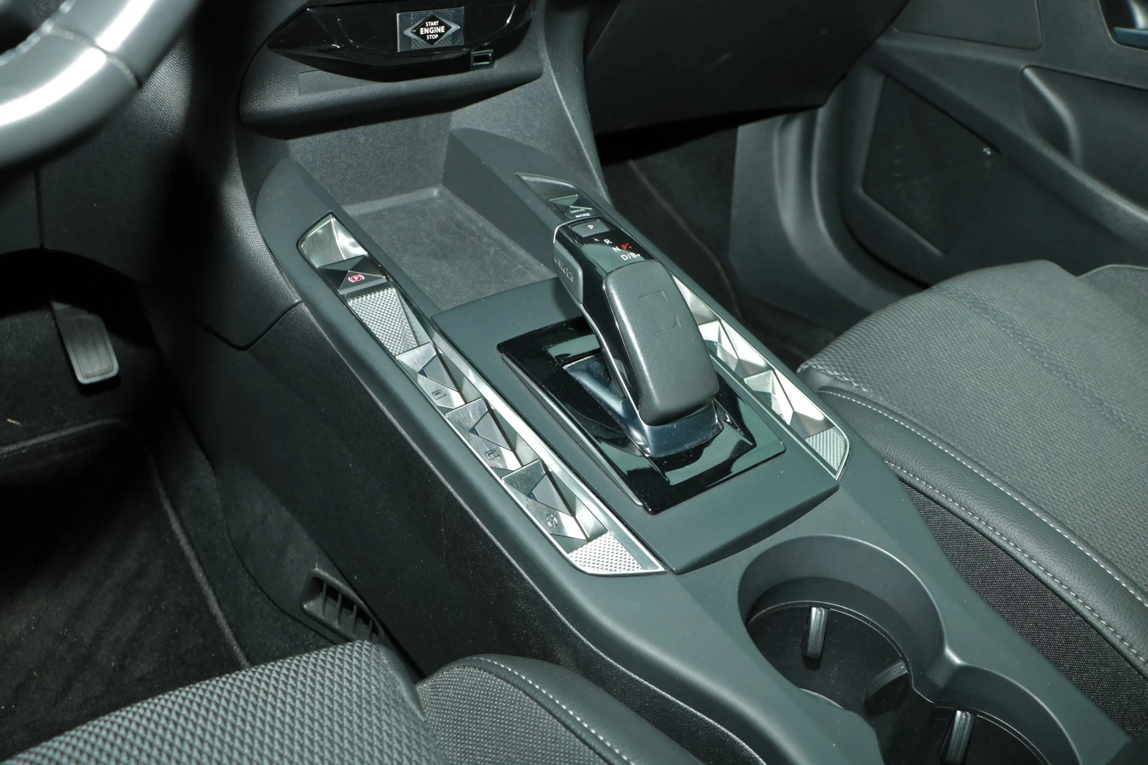 DS Automobiles DS 3 Crossback DS3 Crossback E-Tense Performance Line Navi/ Sitzh — photo 15