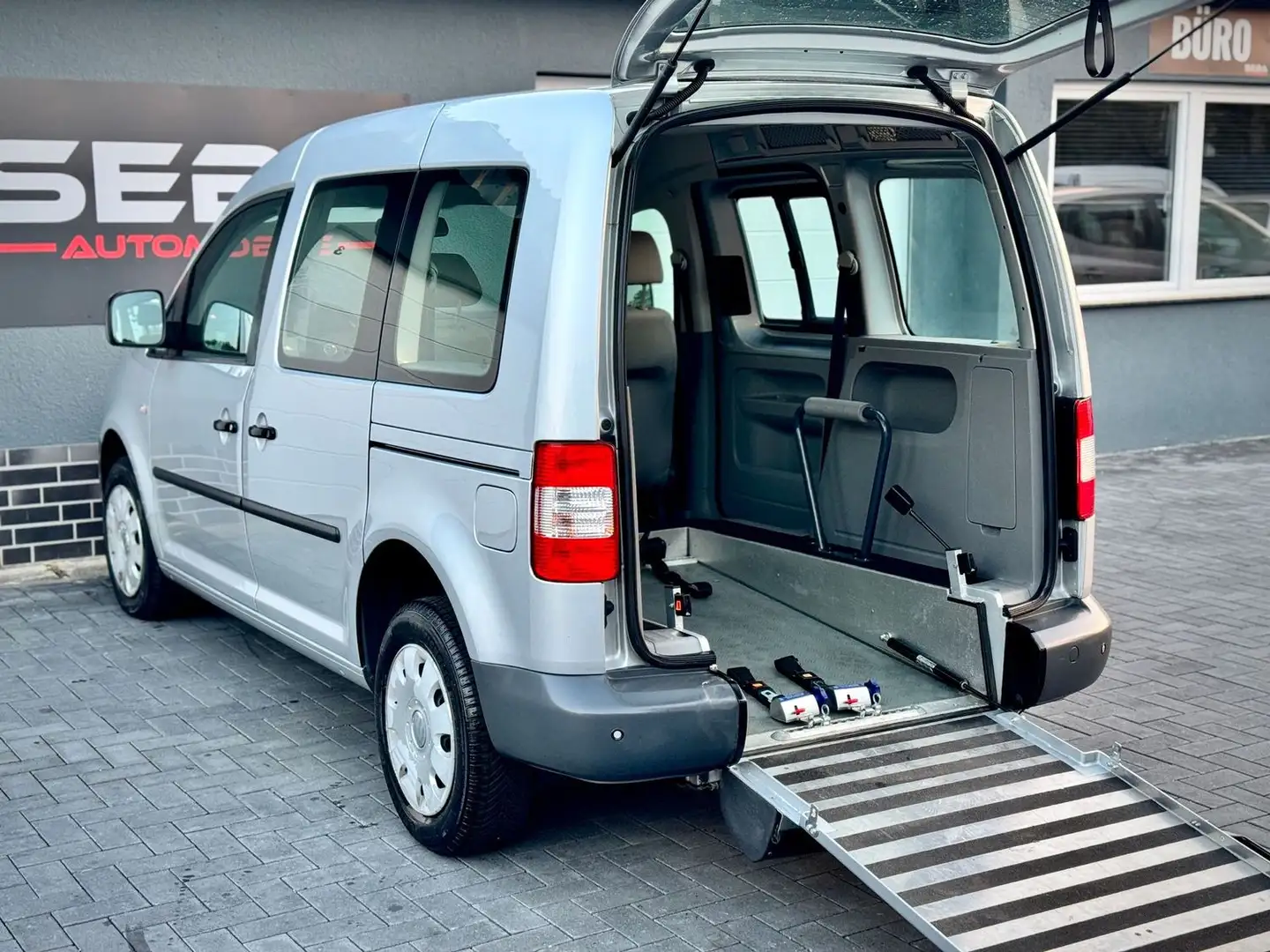 Volkswagen Caddy 'Behindertengerecht-Rampe'Klima' Silber - 1