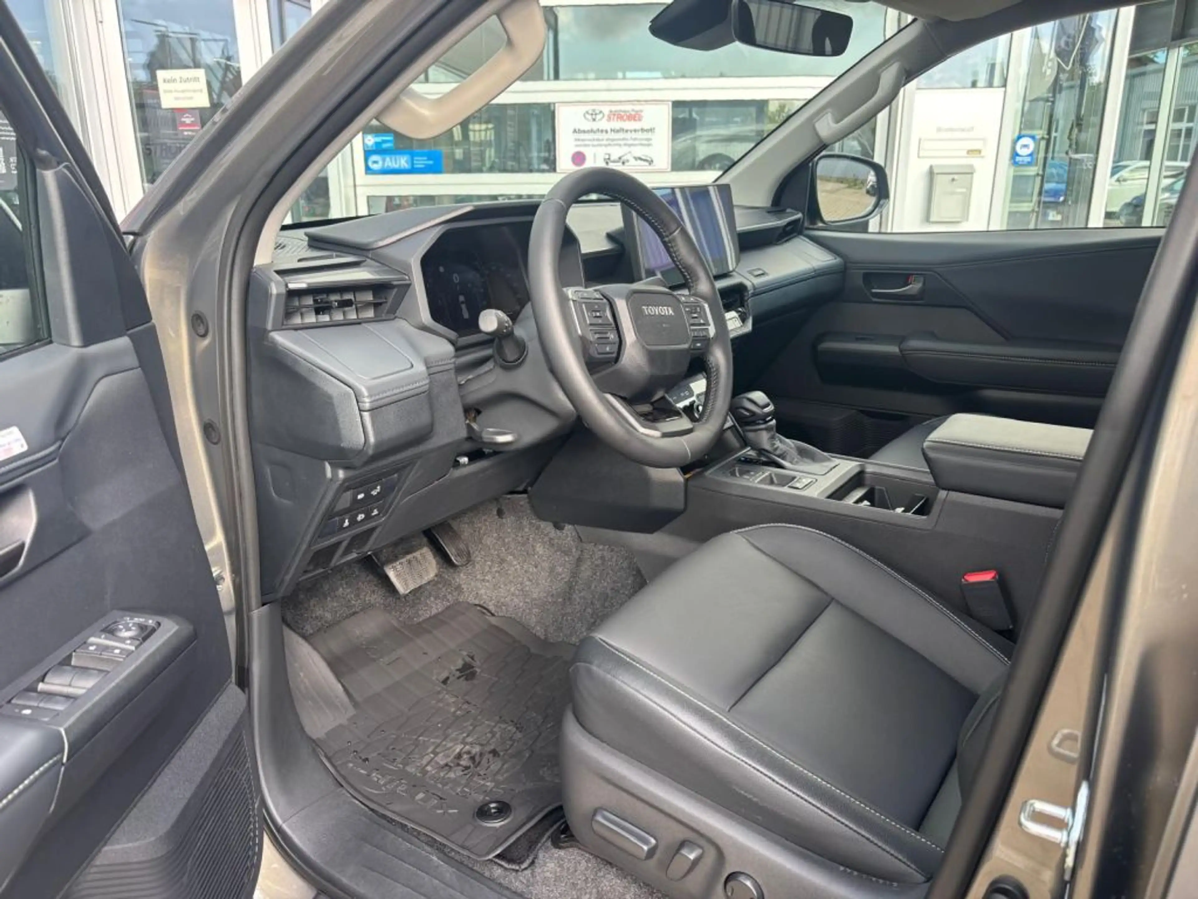 Toyota Hilux 4x4 Double Cab Autm. Executive (AN2P) — photo 8