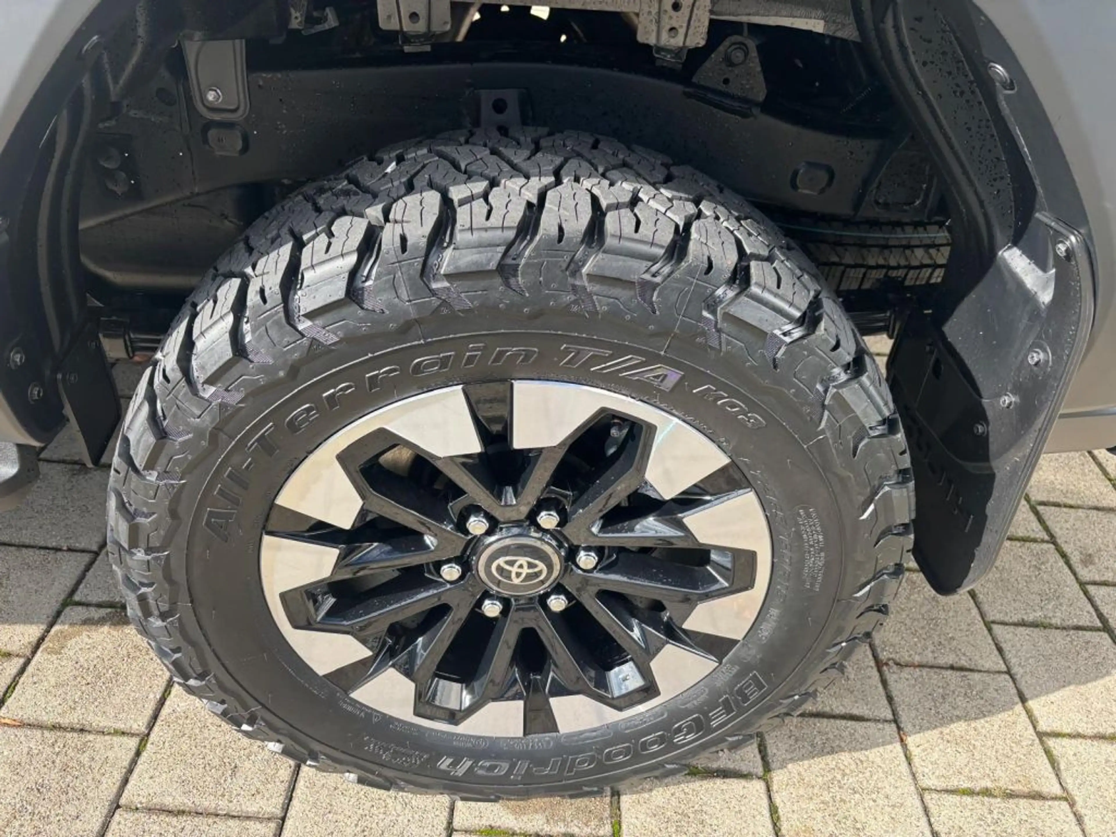 Toyota Hilux 4x4 Double Cab Autm. Executive (AN2P) — photo 13