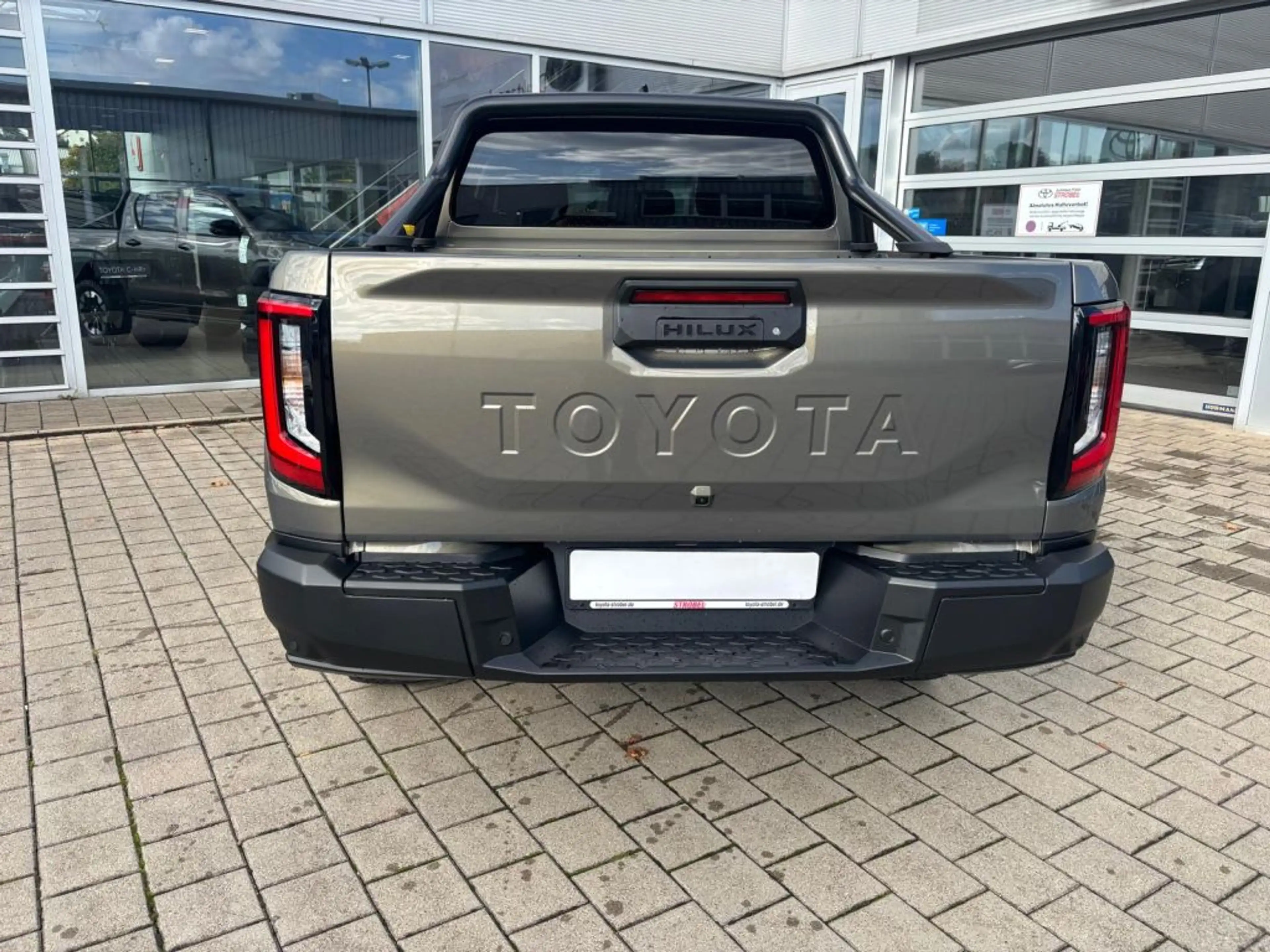 Toyota Hilux 4x4 Double Cab Autm. Executive (AN2P) — photo 6