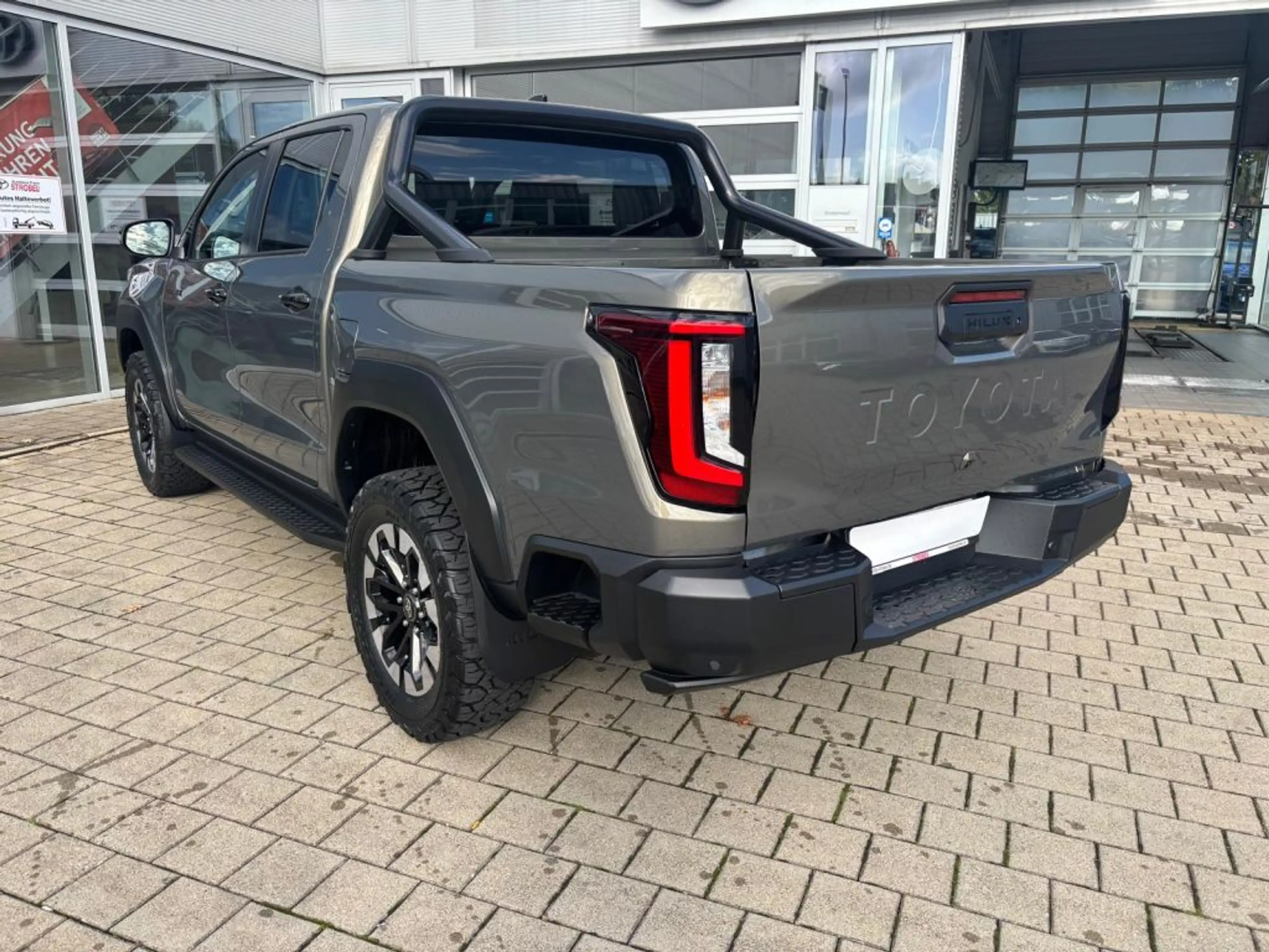Toyota Hilux 4x4 Double Cab Autm. Executive (AN2P) — photo 5
