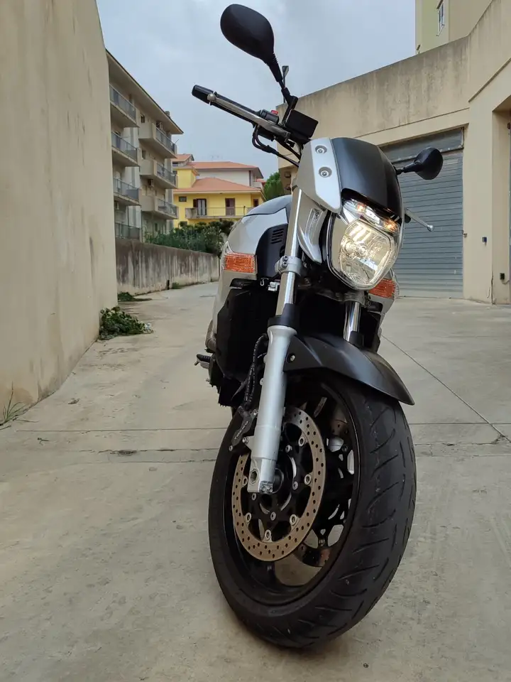 Suzuki GSR 600