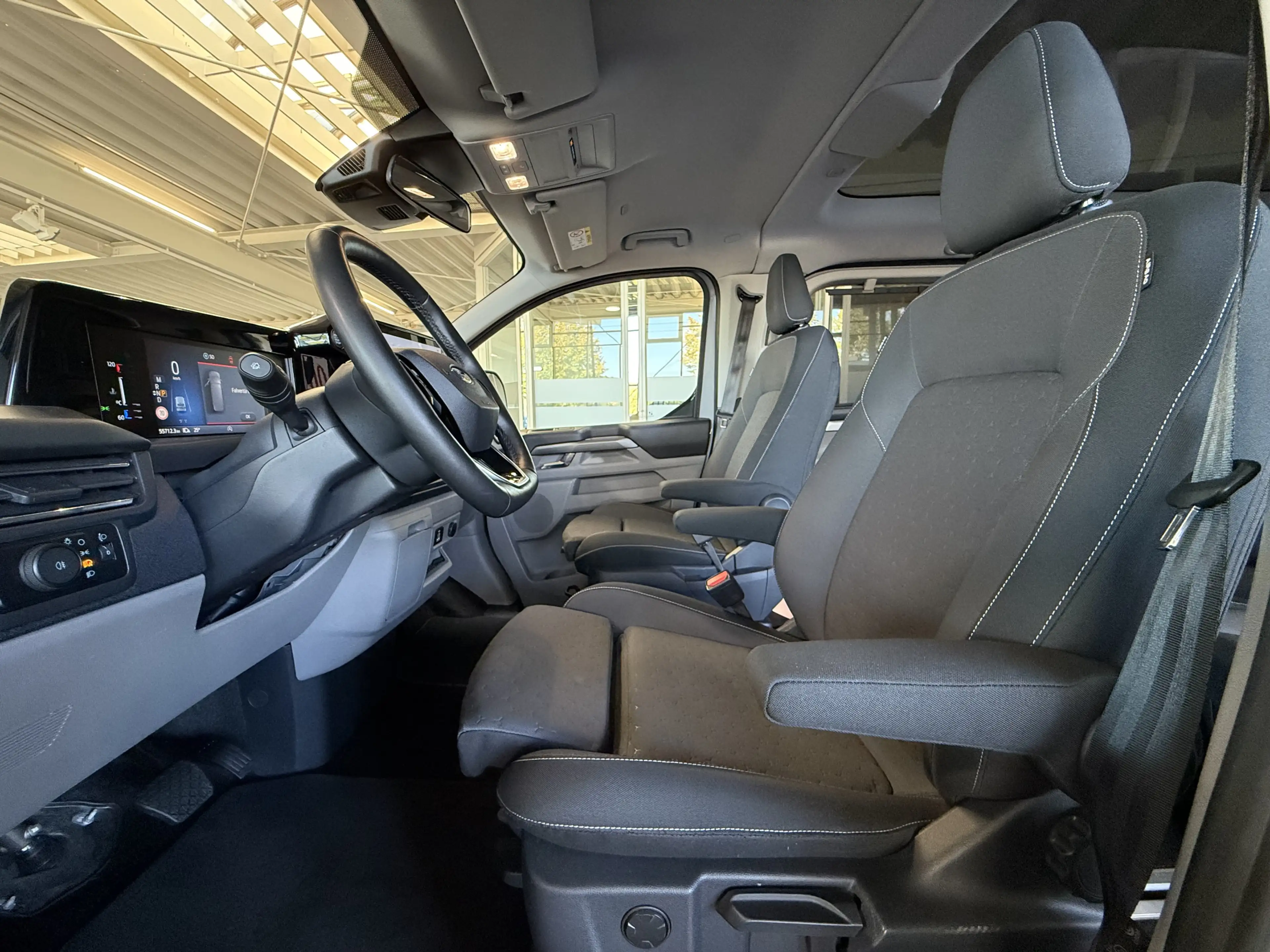 Ford Tourneo Custom L1 Titanium Pano Standheizung H&R — photo 15