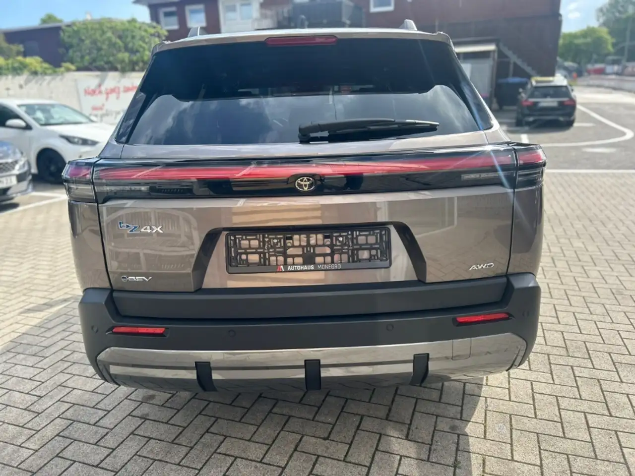 Toyota bZ4X Touring Lounge 4WD 75kwh Leder Pano Matrix 4