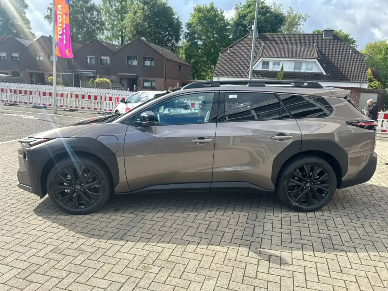 Toyota bZ4X Touring Lounge 4WD 75kwh Leder Pano Matrix 6
