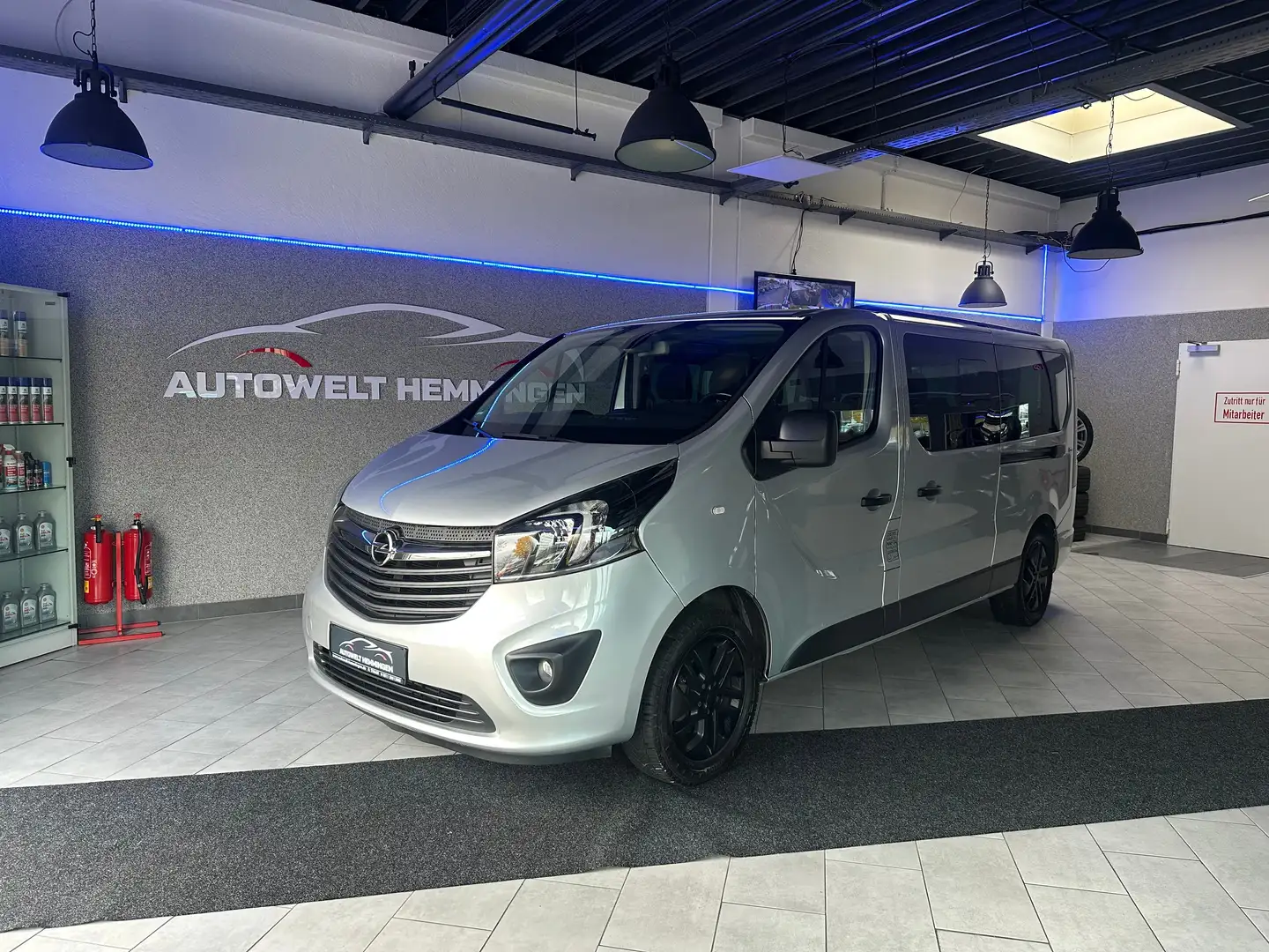 Opel Vivaro Combi L2H1 2,9t*12M.Garantie*Finanzierung* Argent - 1