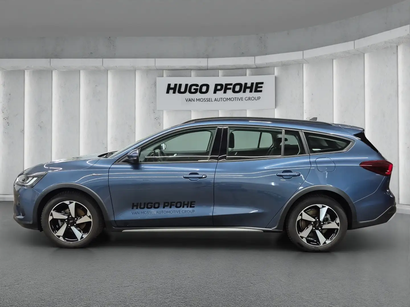 Ford Focus Active Turnier |  ACC | RFK | TW | GJR | LED | PDC Modrá - 2