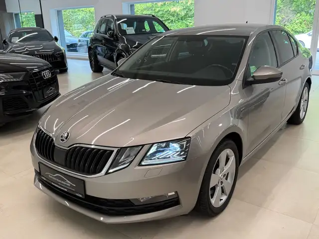 Skoda Octavia Lim. 1.8 TSI Clever NAVI DSG LED 1 HAND