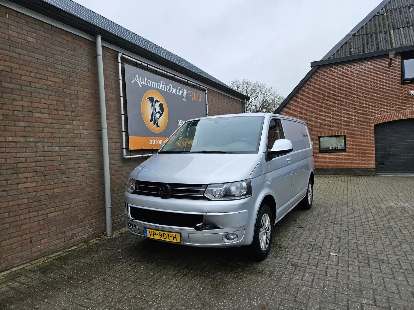 Volkswagen T5 Transporter 2.0 TDI L1H1 DC Budgetline Grey - 1