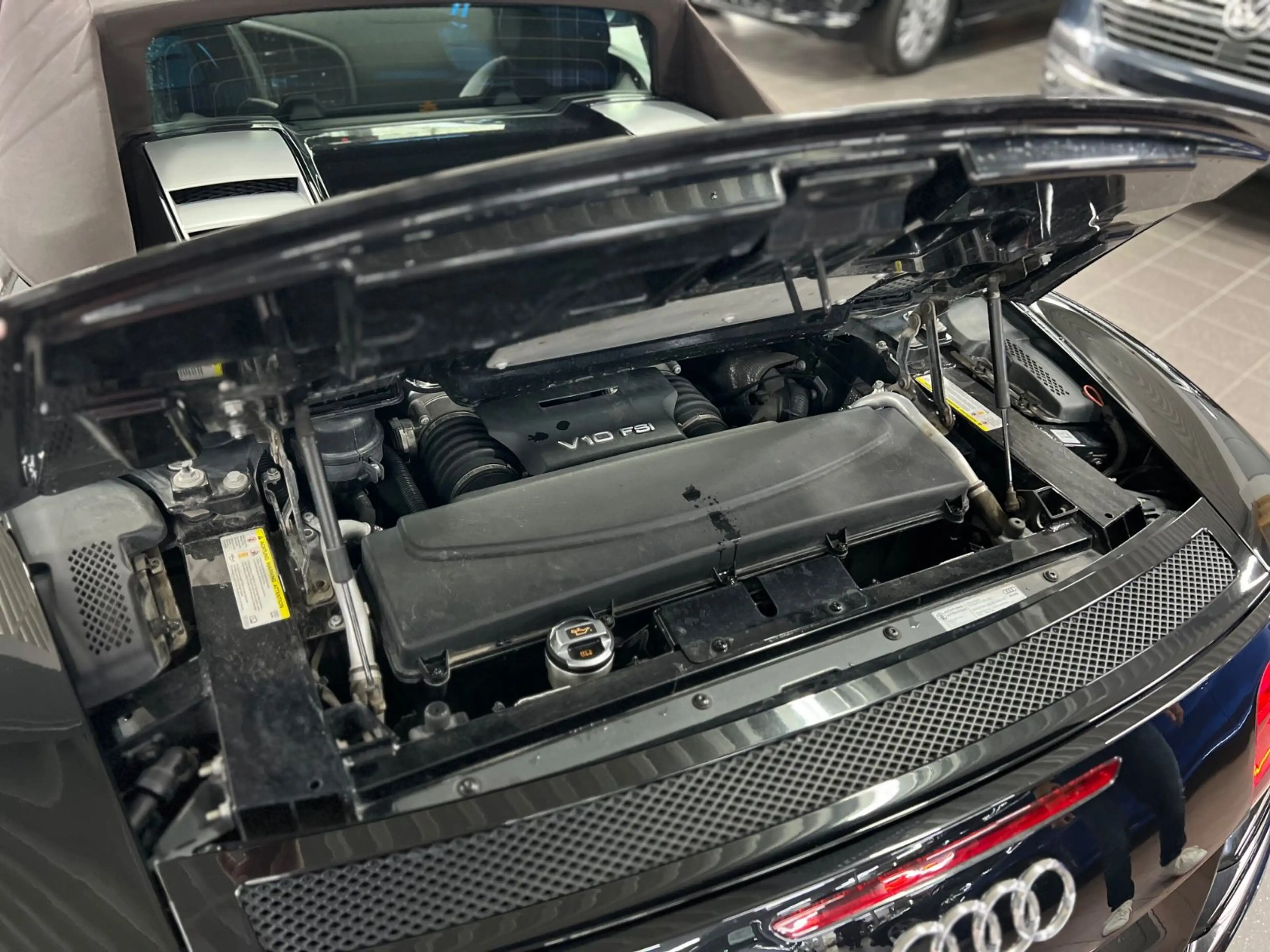 Audi R8 Spyder 5.2 FSI quattro — photo 13