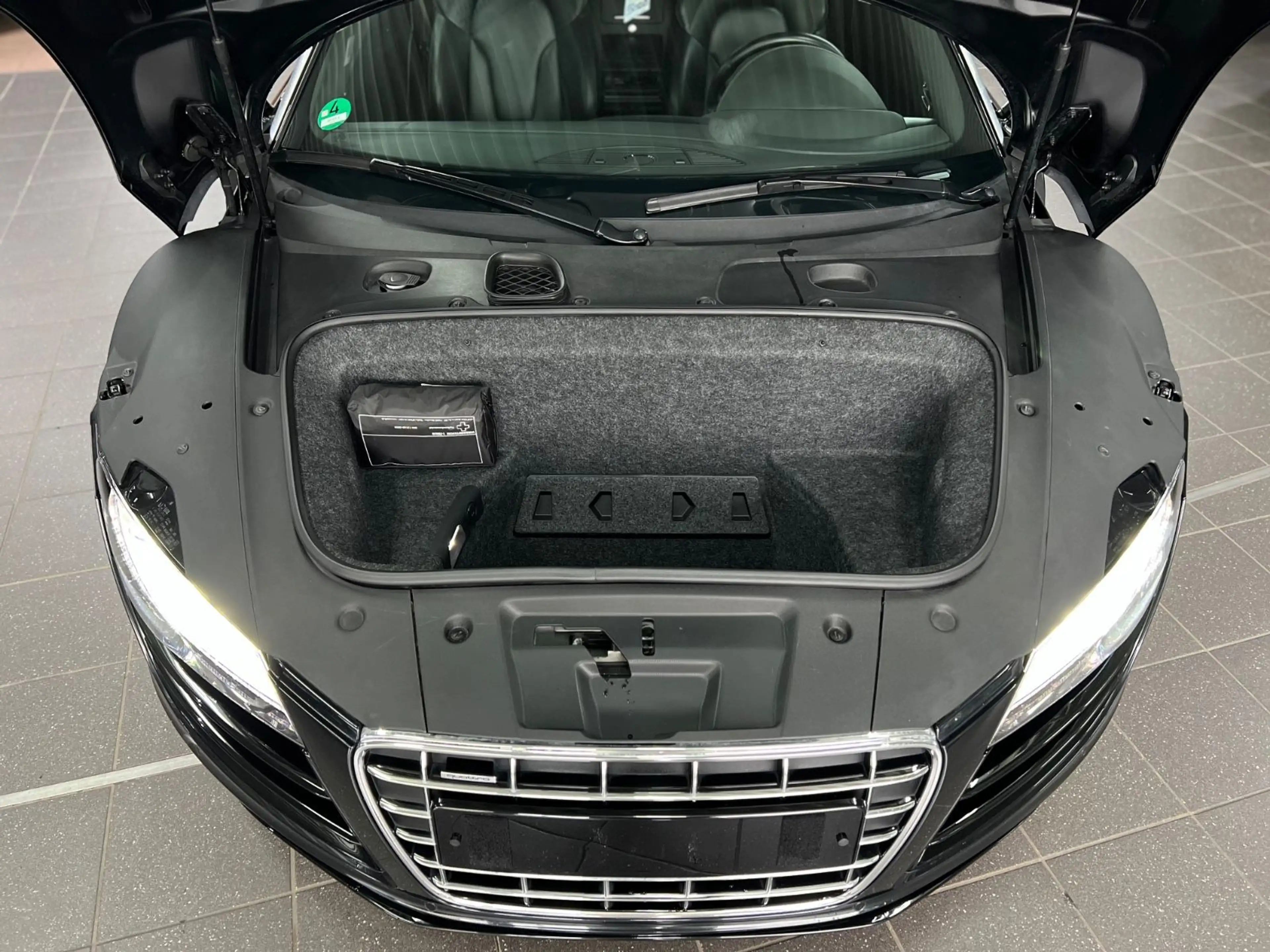 Audi R8 Spyder 5.2 FSI quattro — photo 7