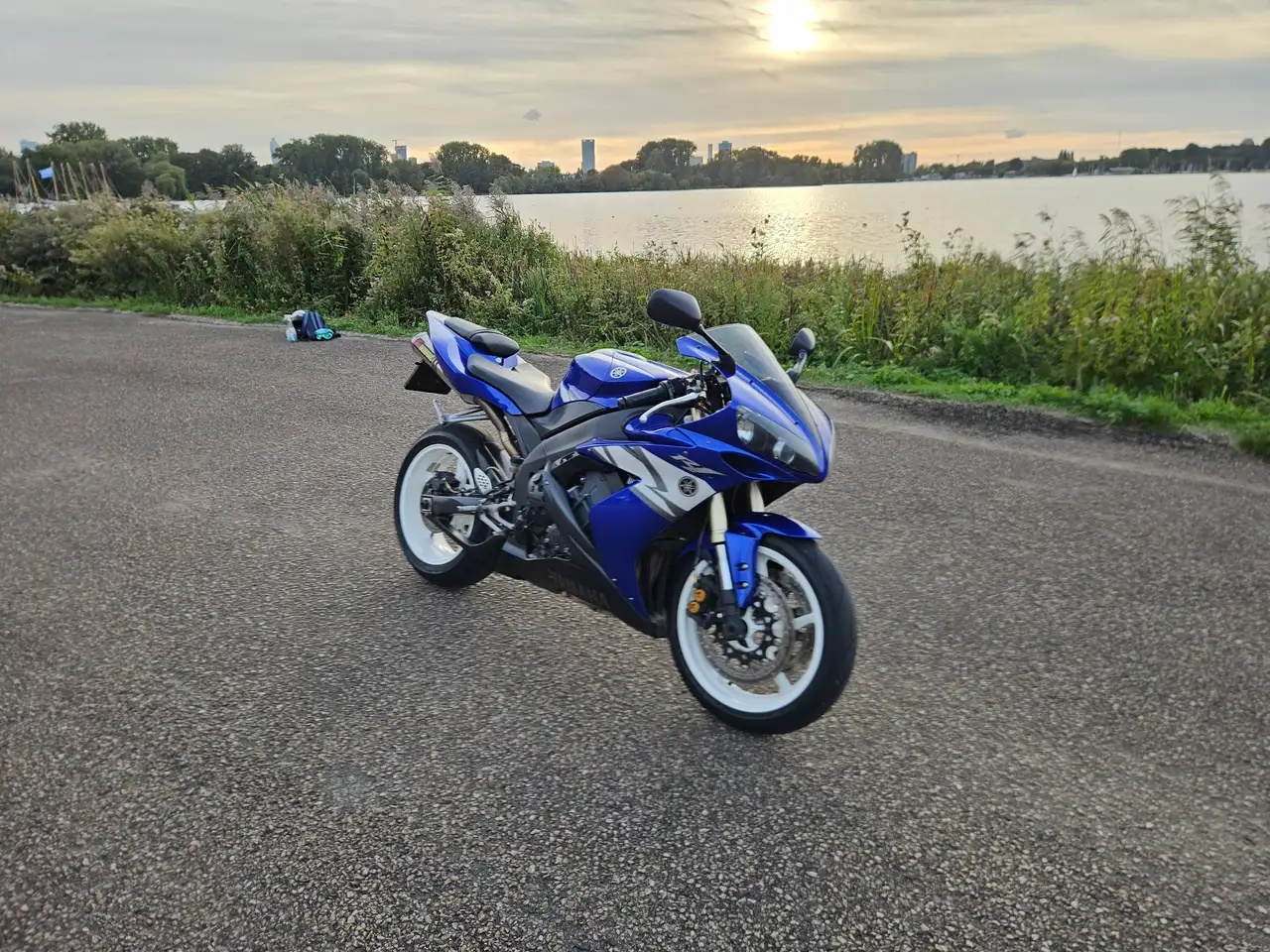 Yamaha YZF-R1