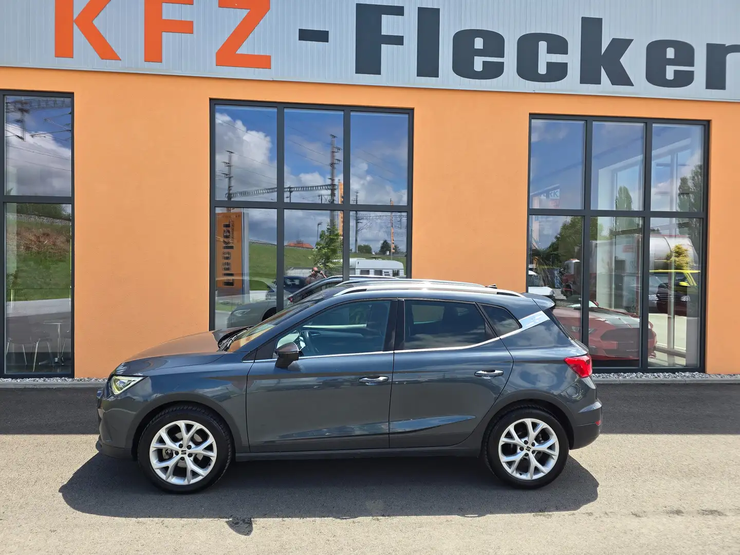 SEAT Arona FR 1.0 ECO TSI DSG Grau - 2