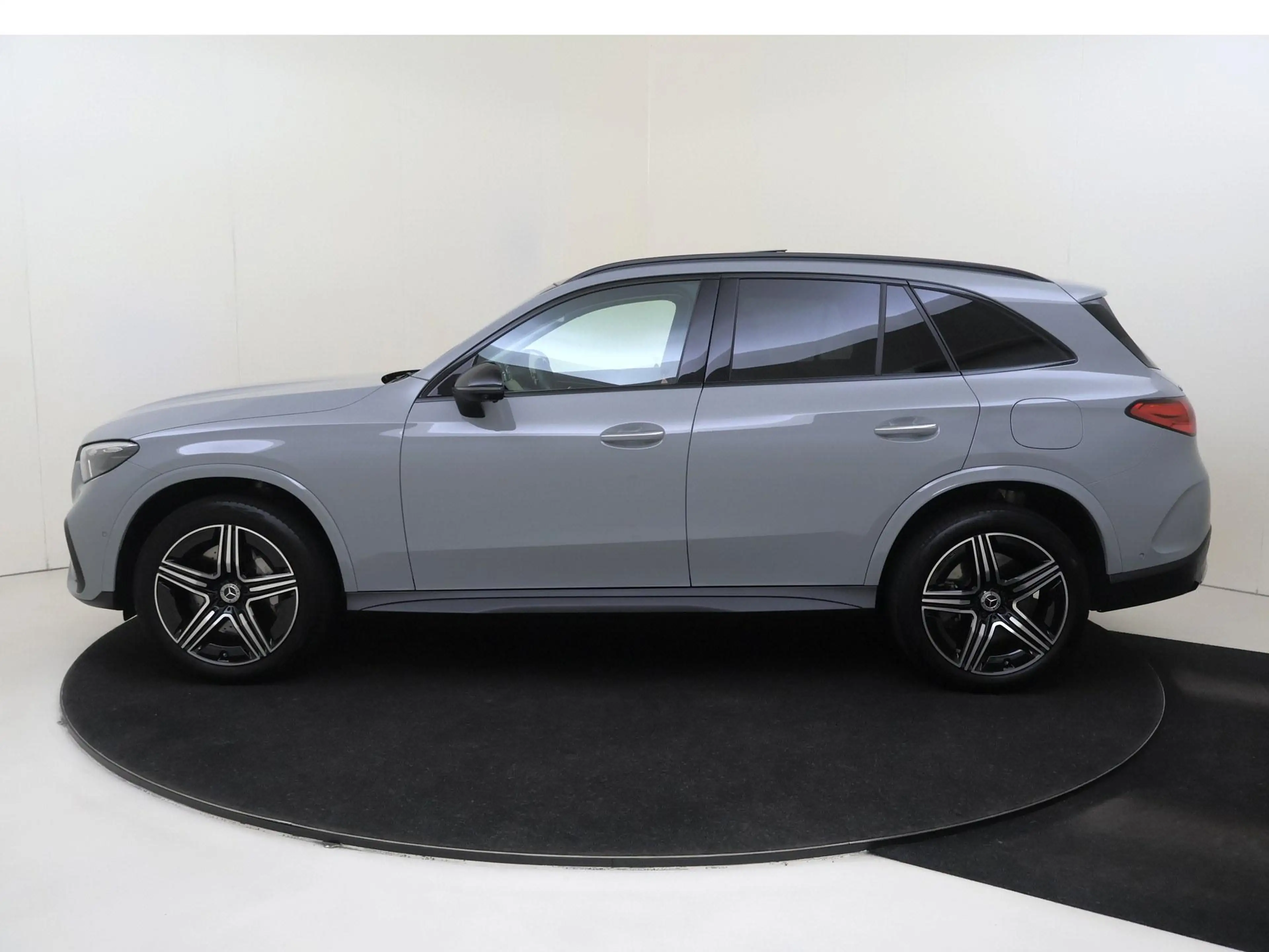 Mercedes-Benz GLC 400 400e 4MATIC AMG Line / Premium Plus / Burmester/ W — photo 8