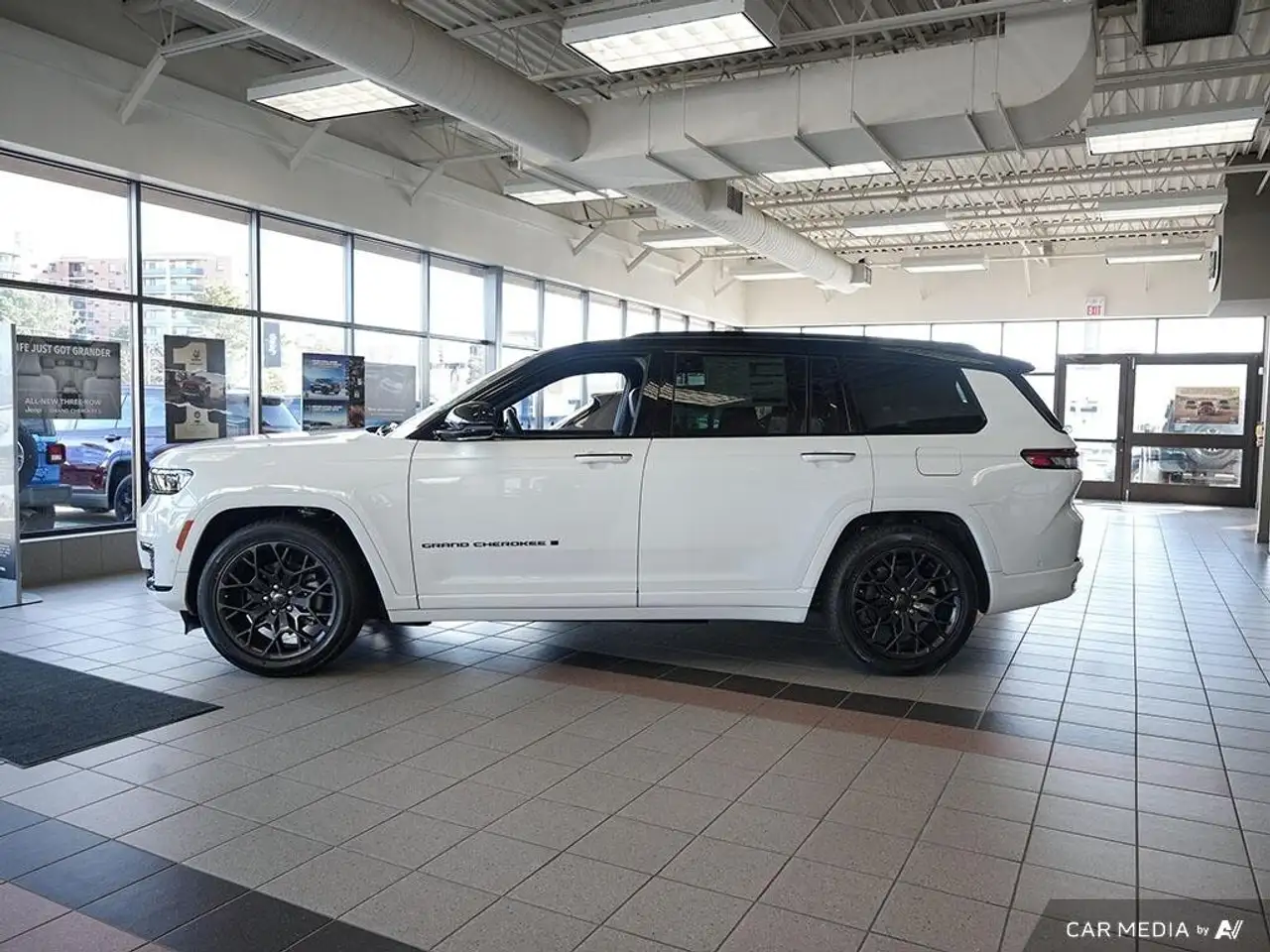 Jeep Grand Cherokee снимка Jeep Grand Cherokee
