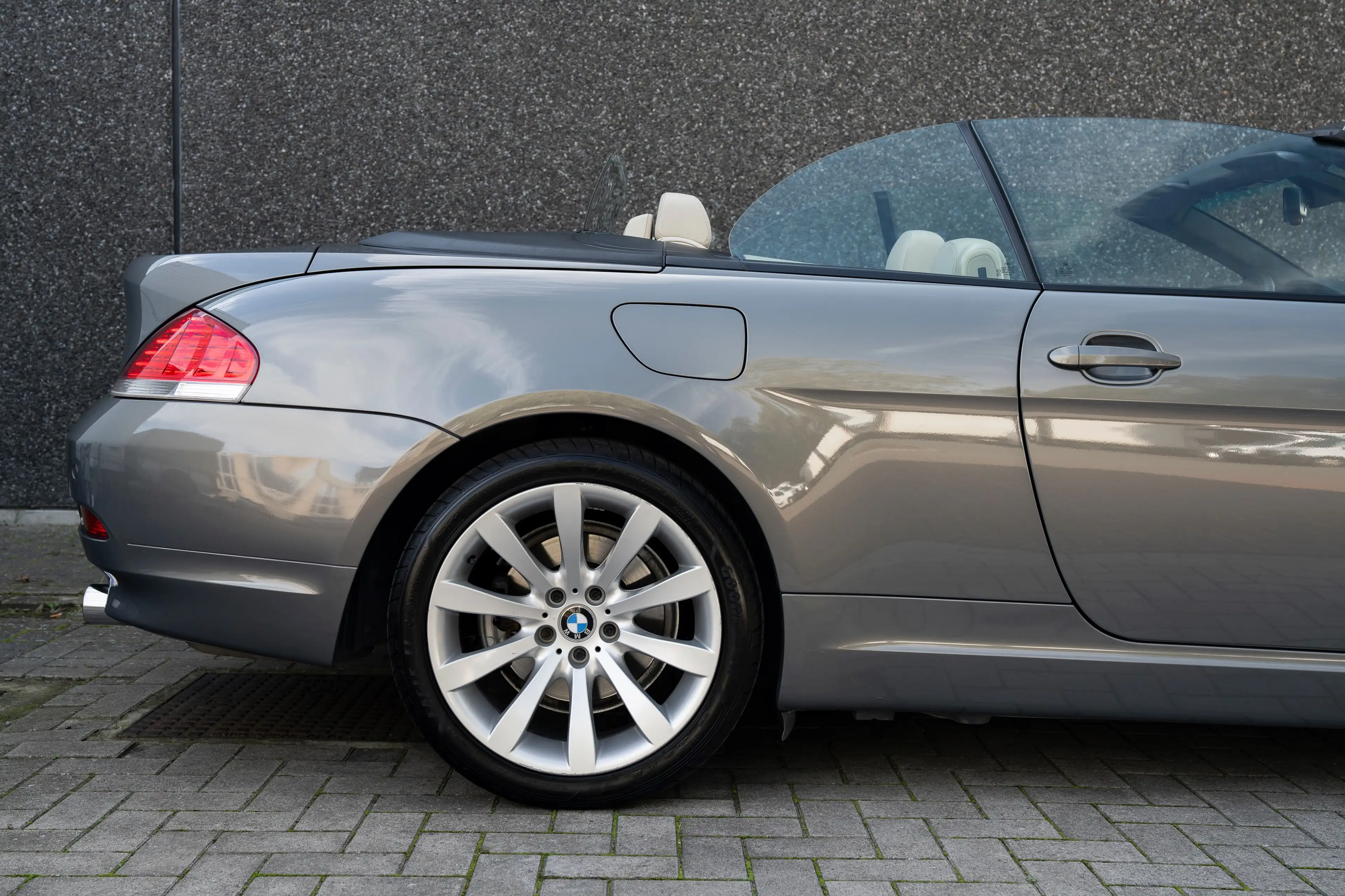 BMW 630 Cabriolet 630i ** Maniakaal onderhouden ** — photo 5