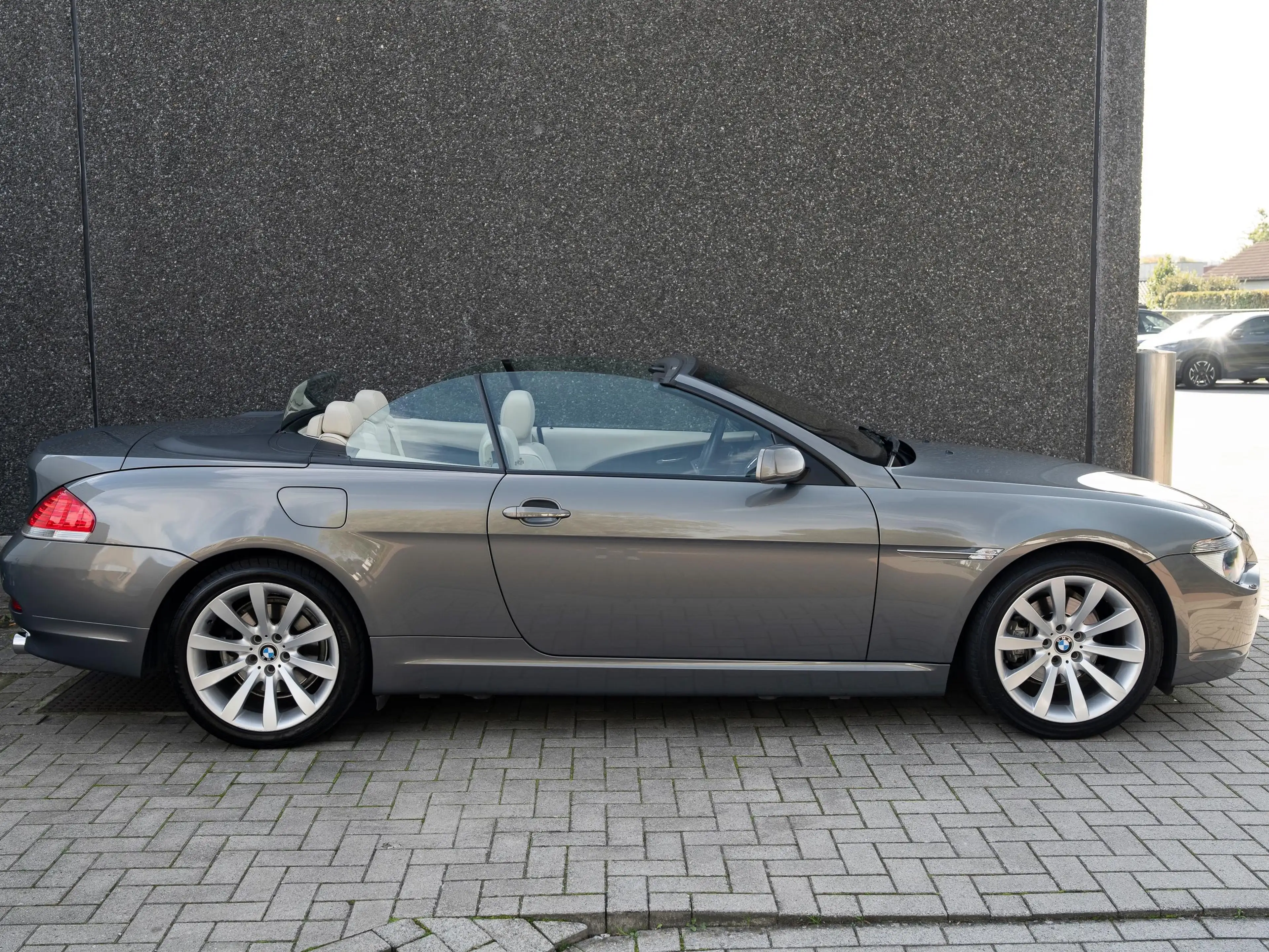 BMW 630 Cabriolet 630i ** Maniakaal onderhouden ** — photo 3