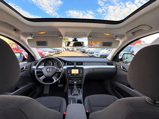 Skoda Superb view 10