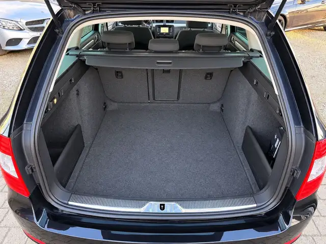 Skoda Superb view 28