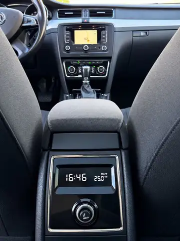 Skoda Superb view 17