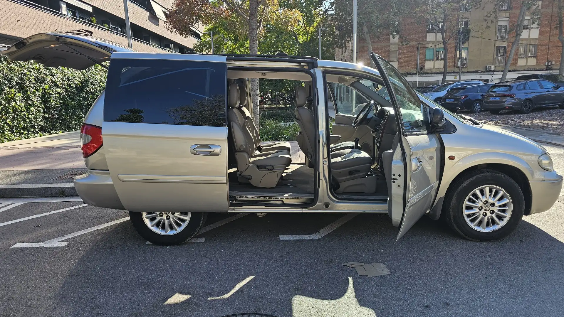 Chrysler Voyager 2.5CRD LX - 2