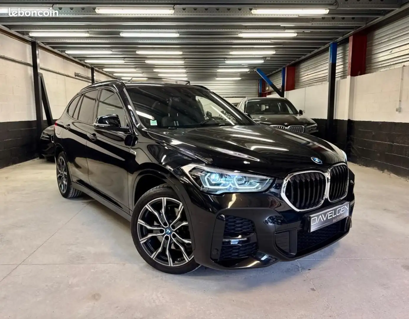 BMW X1 F48 LCI 25e 25ea Hybrid xDrive 220 ch M Sport BVA6 1e main Origine FR Full options Noir - 1