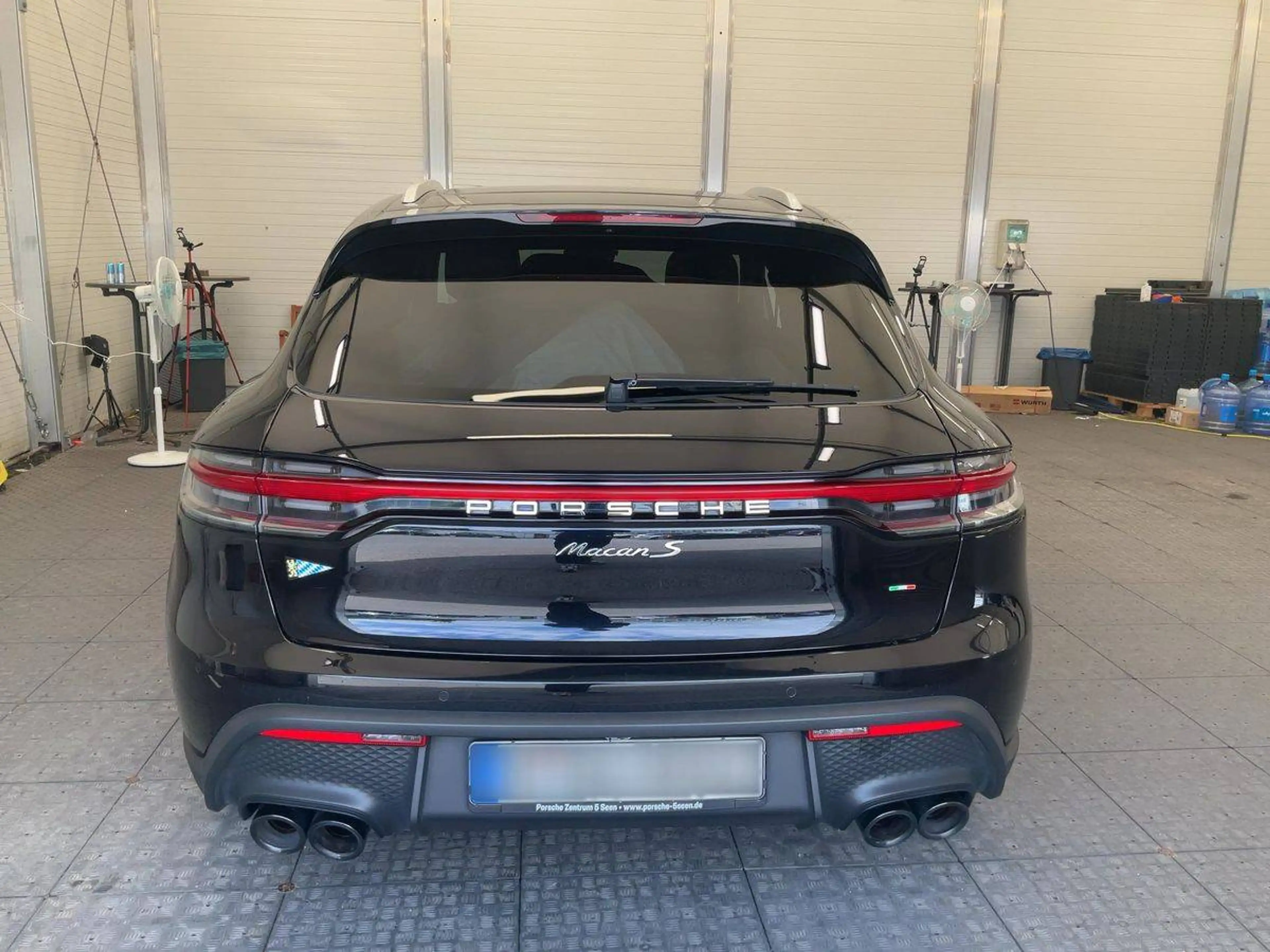 Porsche Macan S — photo 9