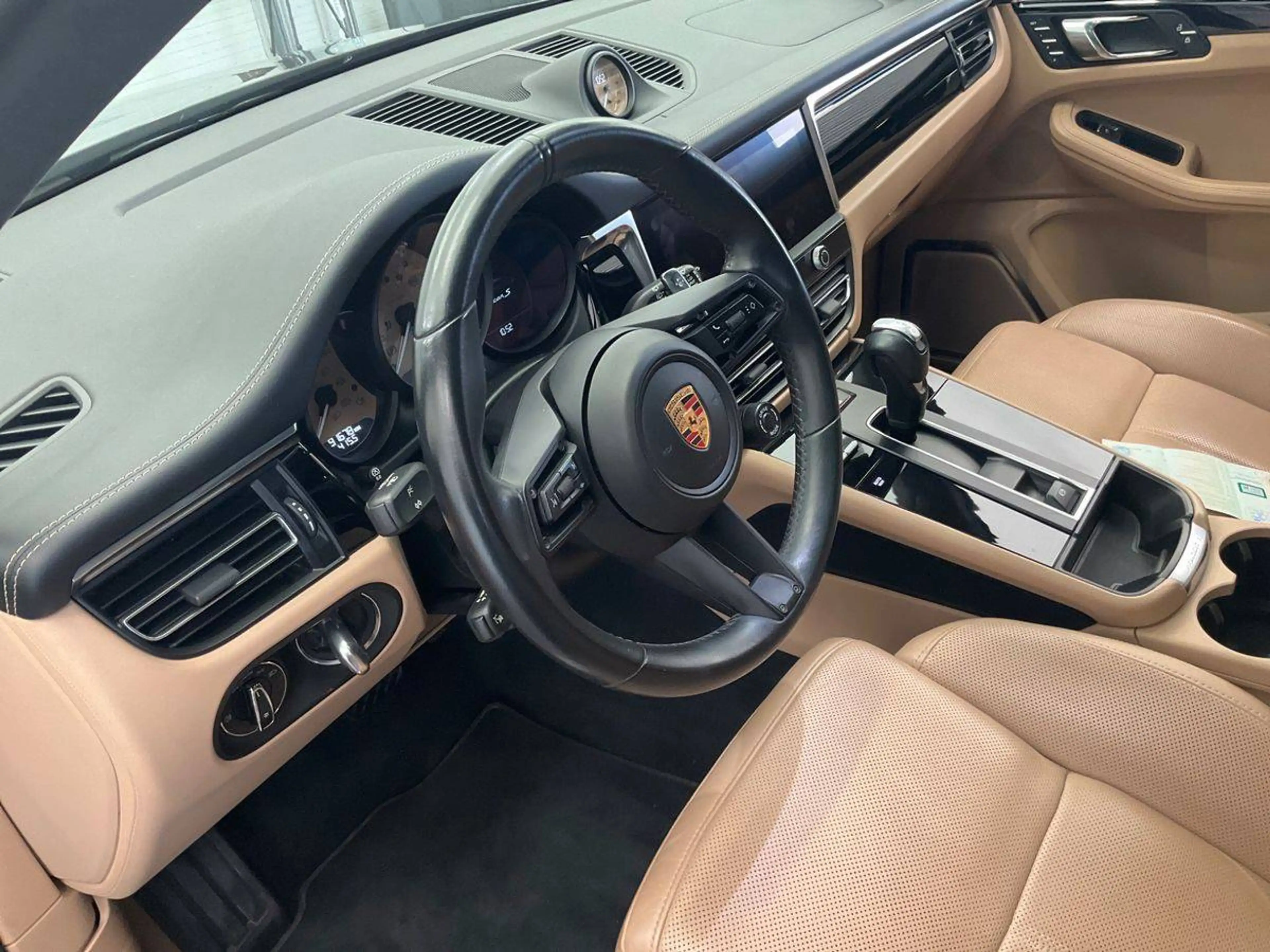 Porsche Macan S — photo 11