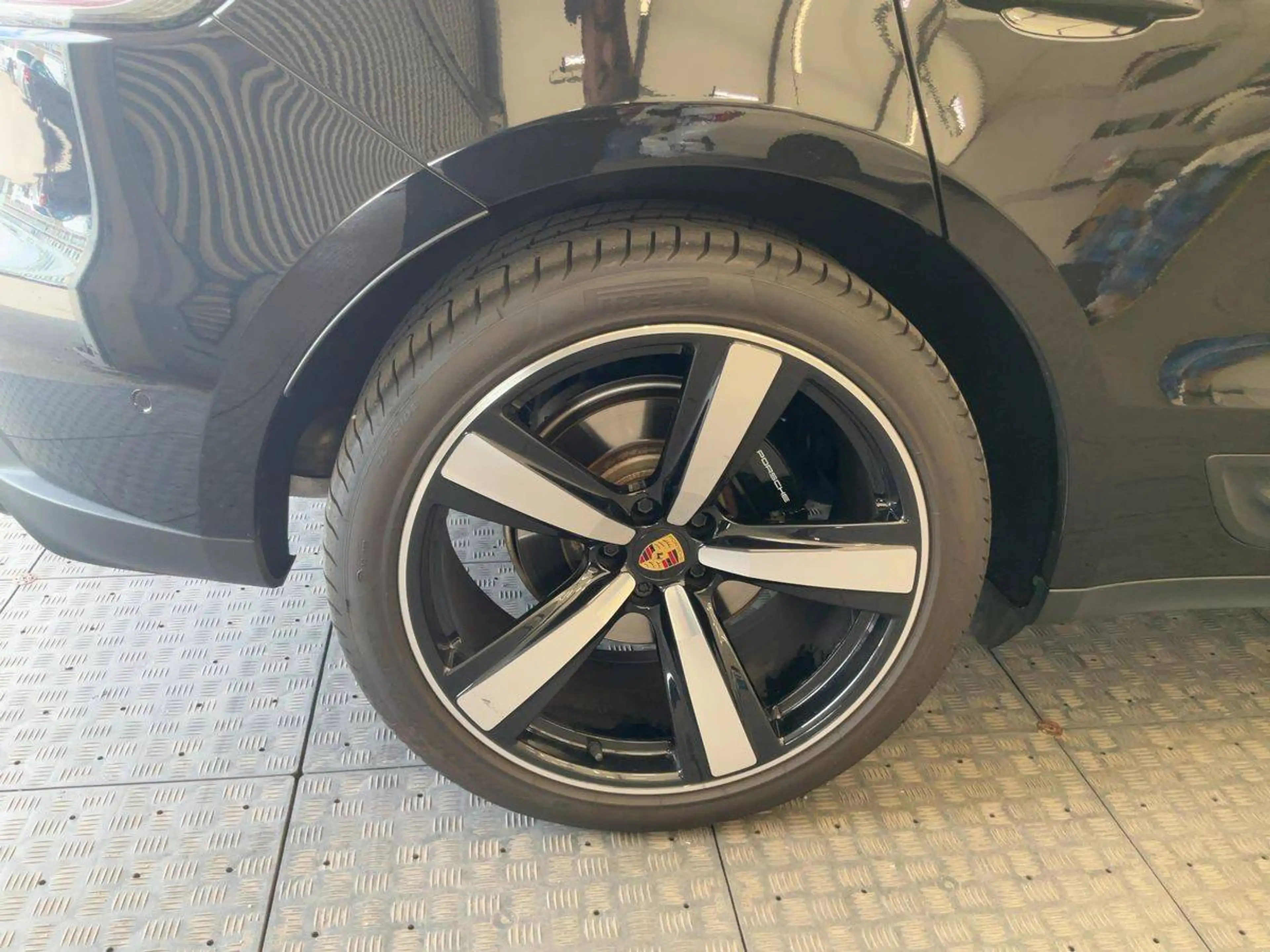 Porsche Macan S — photo 12