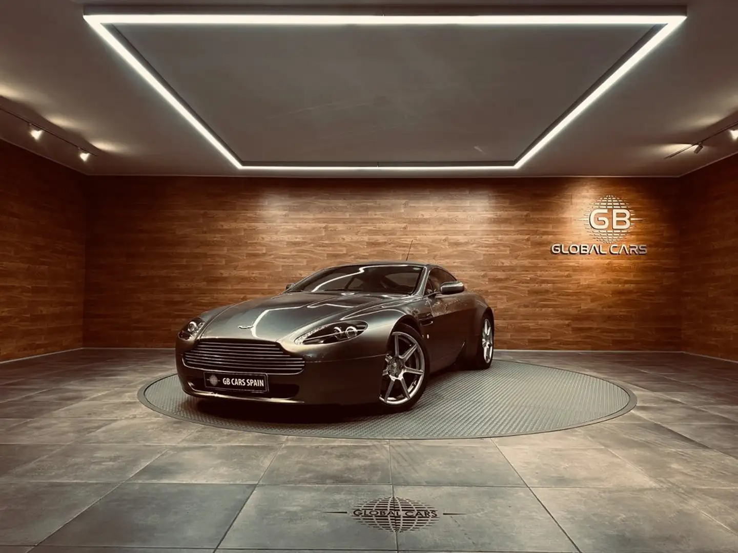 Aston Martin Vantage 4.3 Coupé Manual Vert - 1