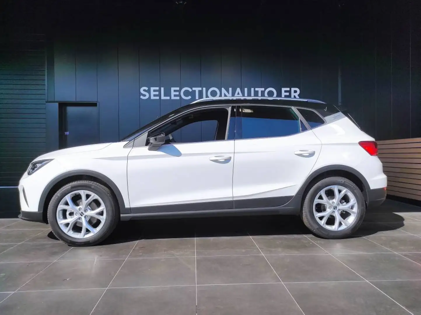 SEAT Arona 1.0 EcoTSI 110ch DSG7 S/S FR Blanc - 2