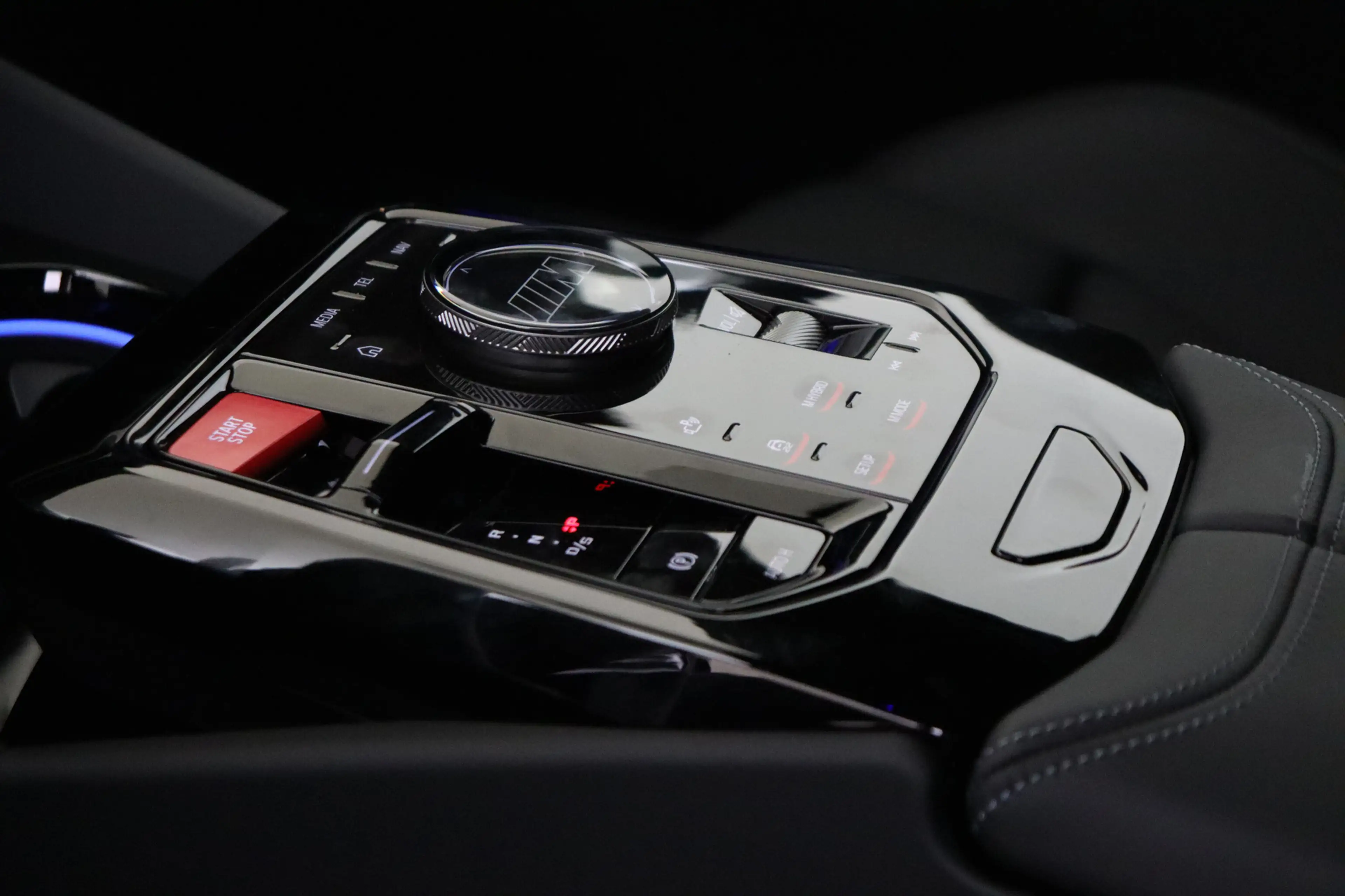 BMW M5 5 Serie Automaat / M Drive Professional / Panorama — photo 6