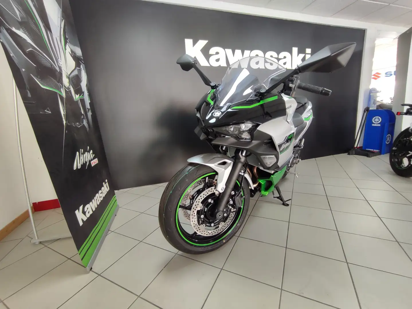 Kawasaki Ninja 7 Hybrid - 2